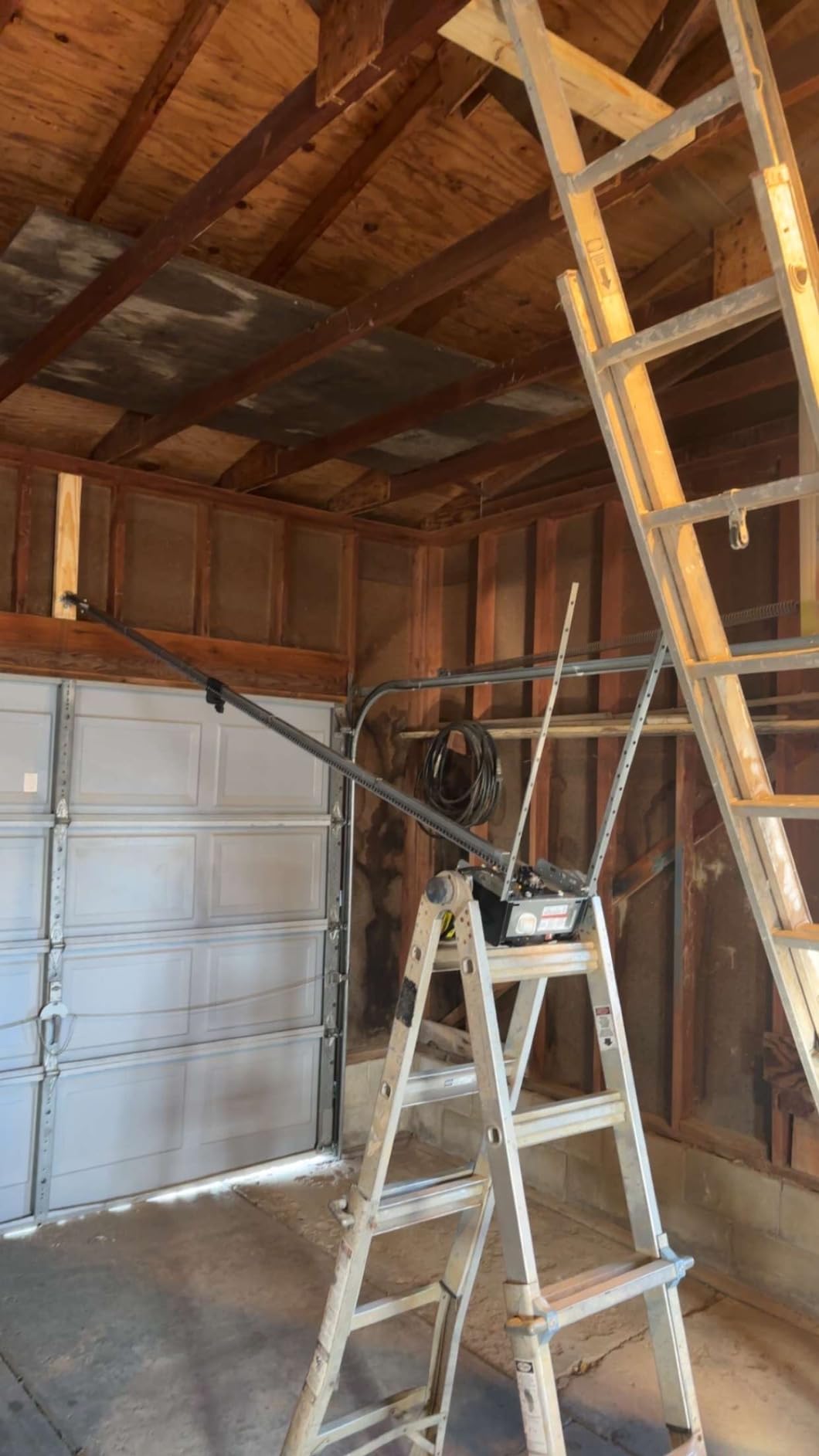 Genie Chain Drive 500 Garage Door Opener - Model 1035 - Reliable Chain Drive Garage Opener,Black customer photo 2
