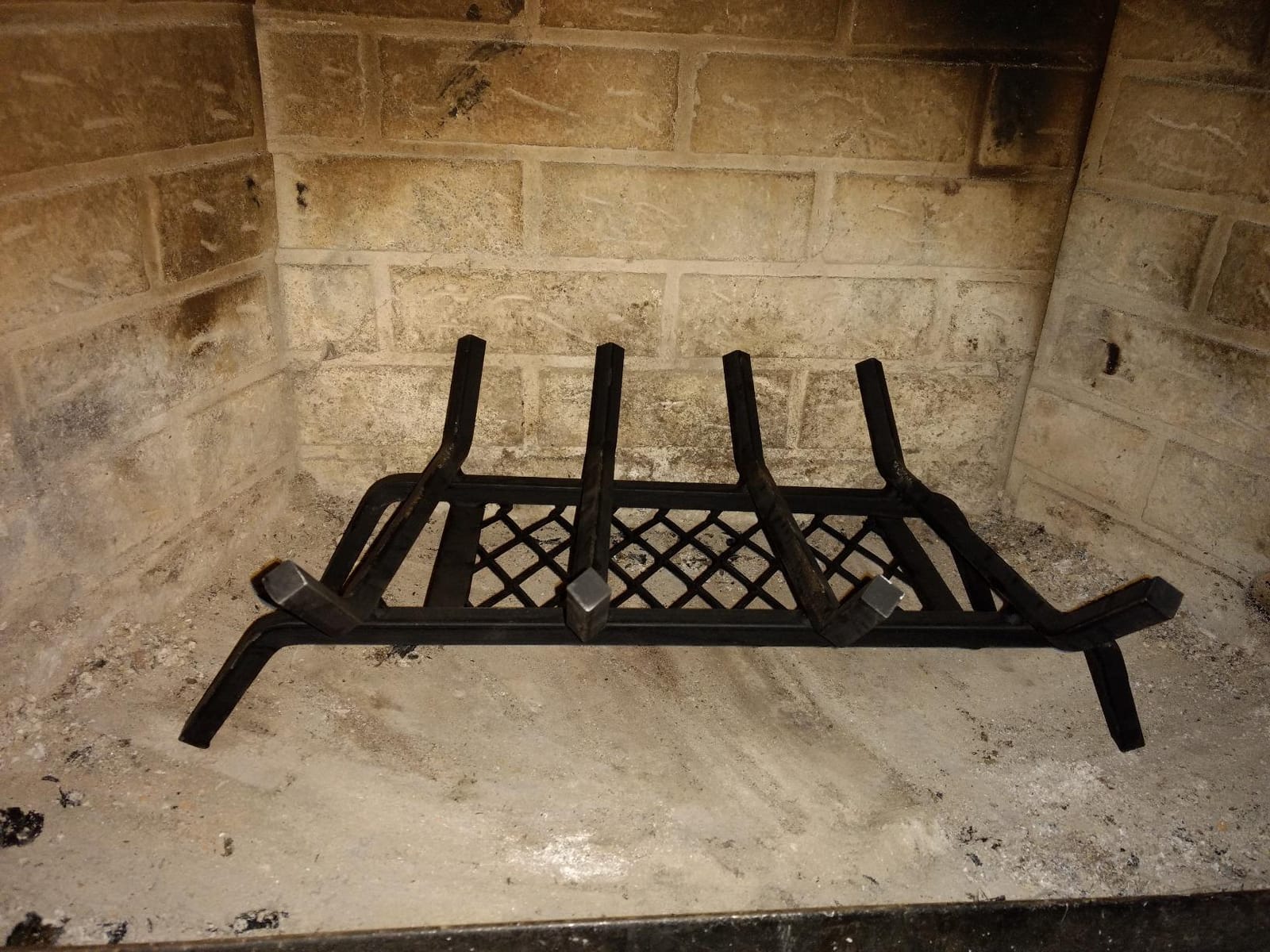 Rocky Mountain Goods 18-inch Fireplace Grate with Ember Retainer - 1/2” Heavy Duty Cast Iron - Heat Treated for Hottest Fires - Retainer for Cleaner More Efficient Fire - Heavy Duty Welds customer photo 2