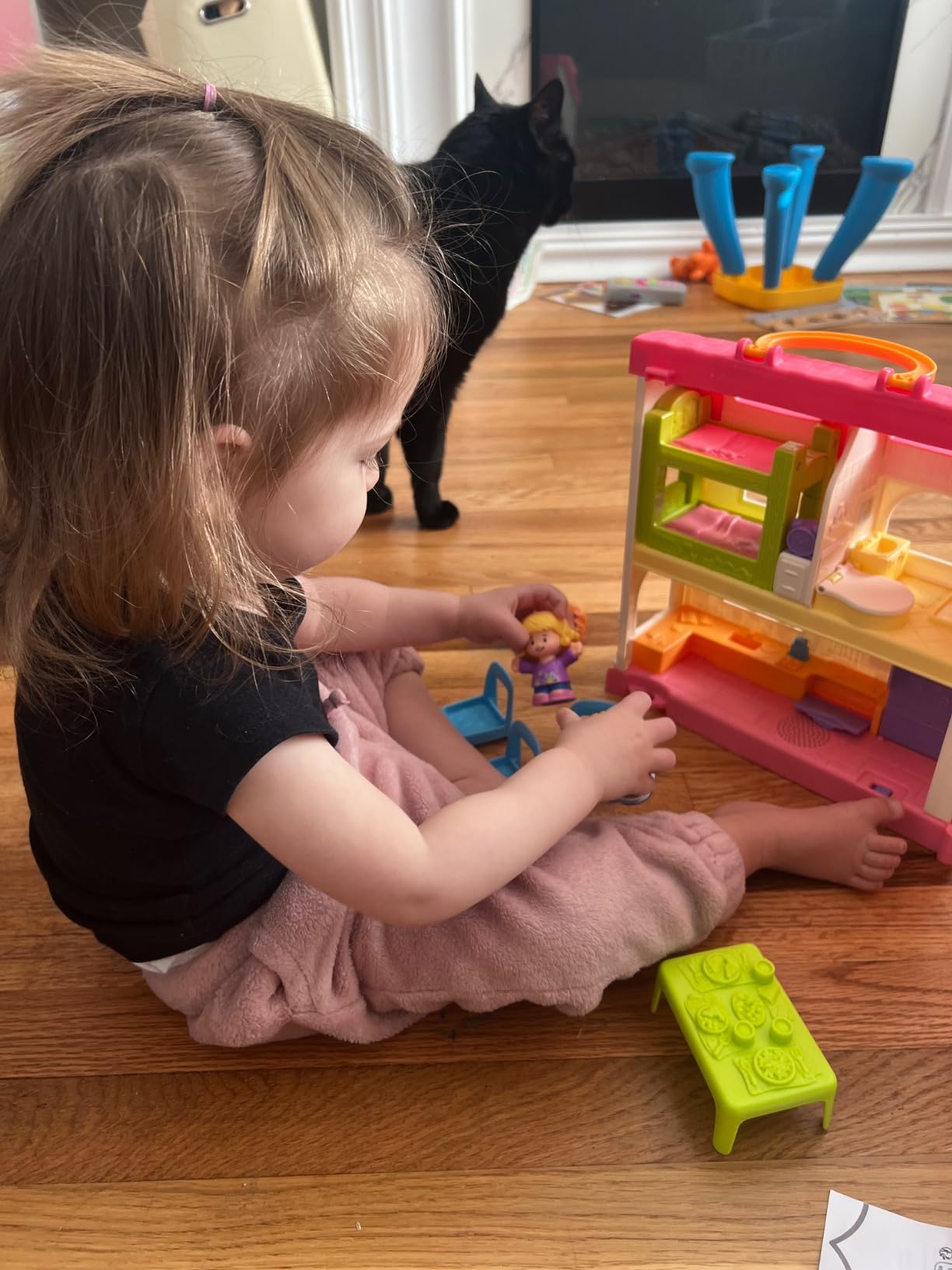 Fisher-Price Little People Surprise & Sounds Home, Musical Playhouse customer photo 2