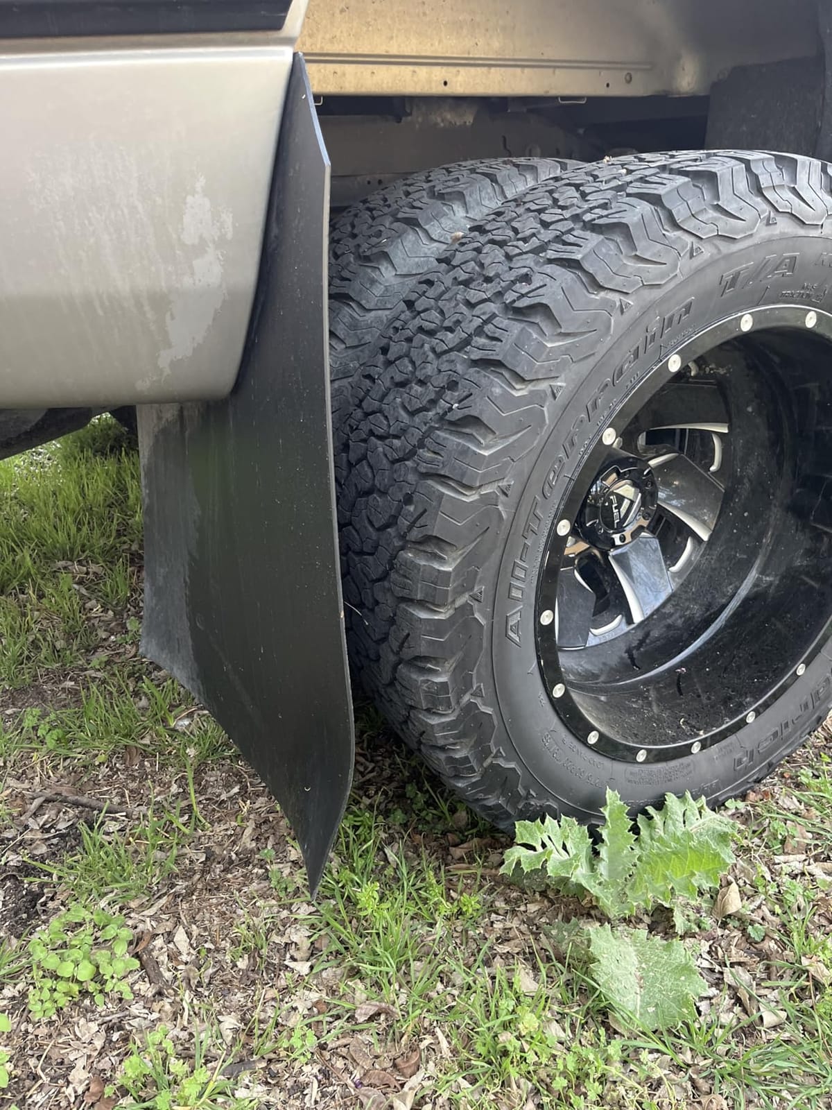 Buyers Products RC24PPB 24 x 24 Inch Black Polymer Mud Flaps, 2 Pack customer photo 2