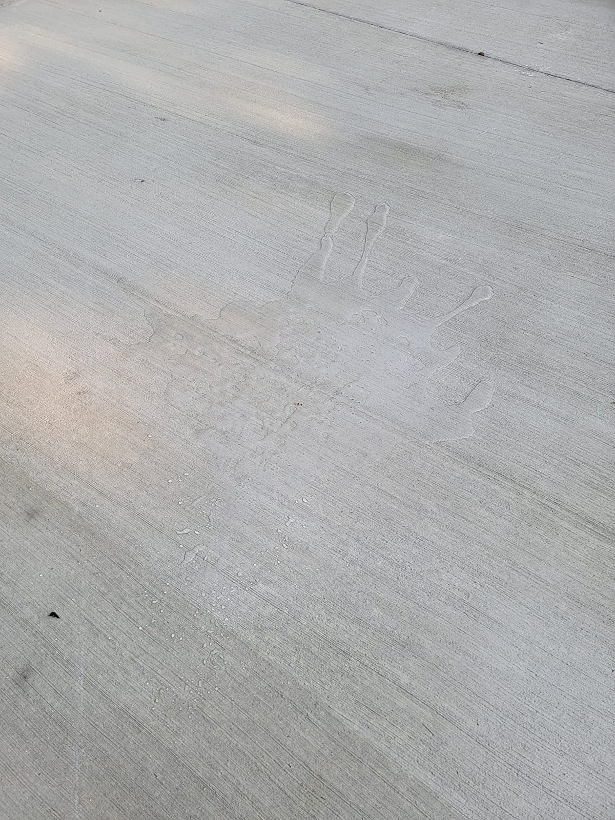 Rain Guard Concrete Sealer 1 Gallon | Ready to Use | Natural Finish | Deep Penetrating Protection Against Water and Salt Damage for All Concrete Surfaces | Silane/Siloxane Waterproofer customer photo 1