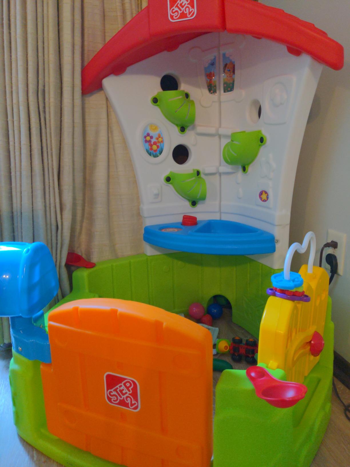 Step2 Toddler Corner House, Kids Playhouse, Indoor/Outdoor Playset, Play Gym with Kitchenette, Includes 15 Piece Toy Accessories, Made of Durable Plastic, for Toddlers 1+ Years Old customer photo 2