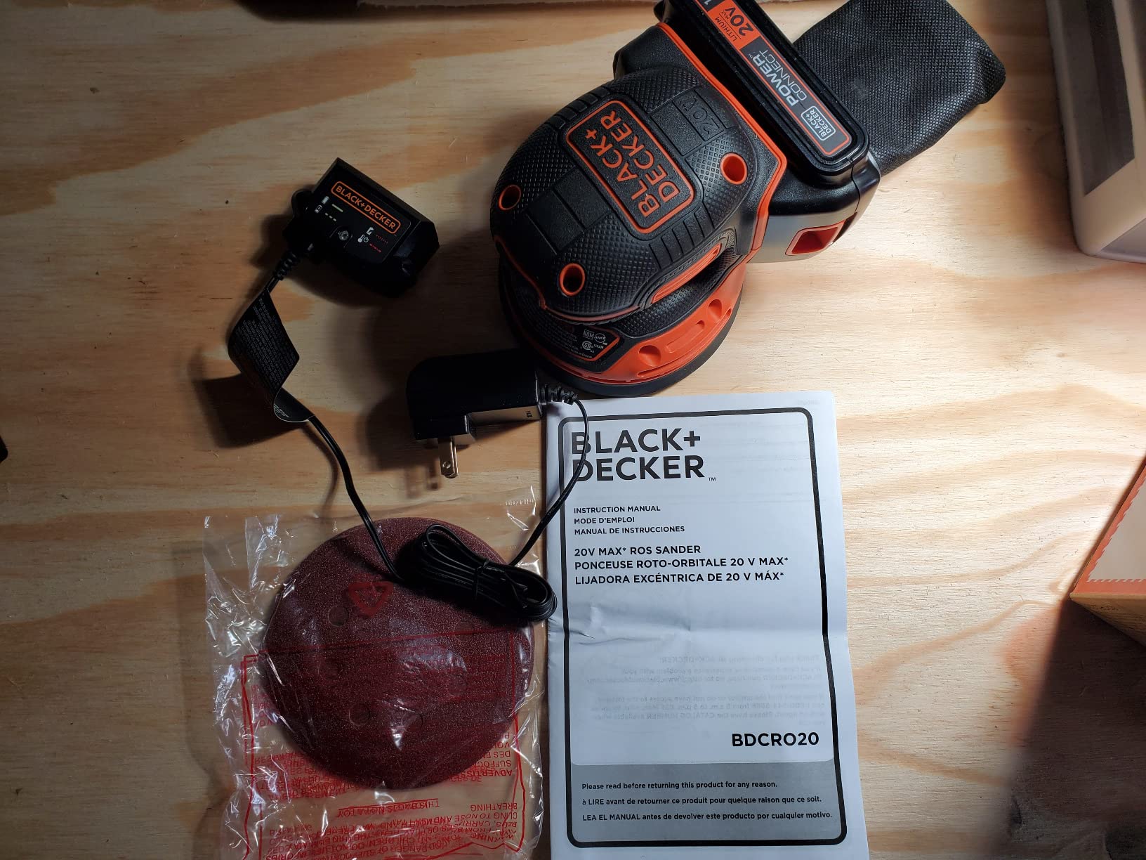 BLACK+DECKER 20V MAX Orbital Sander, Cordless, 12,000 OPM, 2 Sandpaper Sheets, Battery and Charger Included (BDCRO20C) customer photo 2