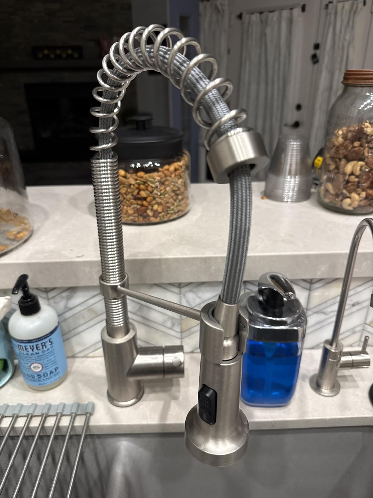 KRAUS Matte Black 18.75 in Pull Down Kitchen Faucet KPF-1610MB customer photo 2