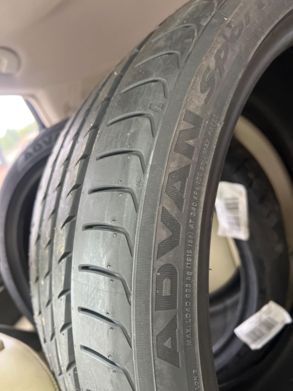Yokohama Advan Sport V105 245/45R20 103Y XL customer photo 1