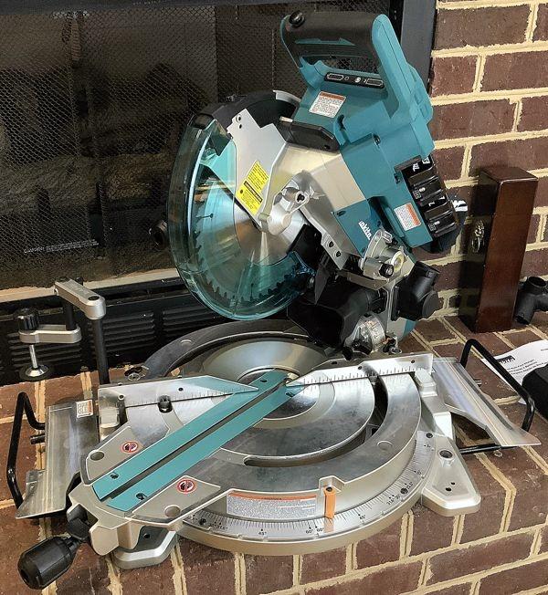 Makita XSL06PT 18V x2 LXT Lithium-Ion (36V) Brushless Cordless 10