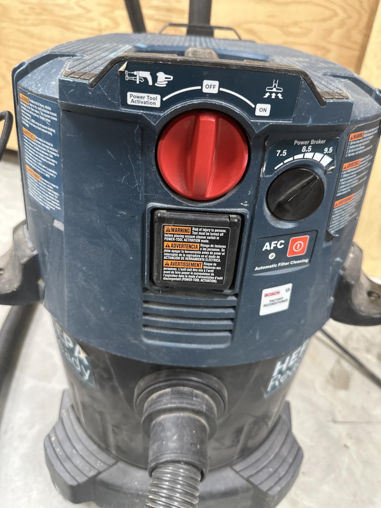 Bosch VAC090AH 9 Gallon Dust Extractor with Auto Filter for Grinder 1773AK | Power Tool Activation | Dust Control System | Jobsite Vacuum | Portable Design | Wet/Dry Collection | HEPA Filter System customer photo 2