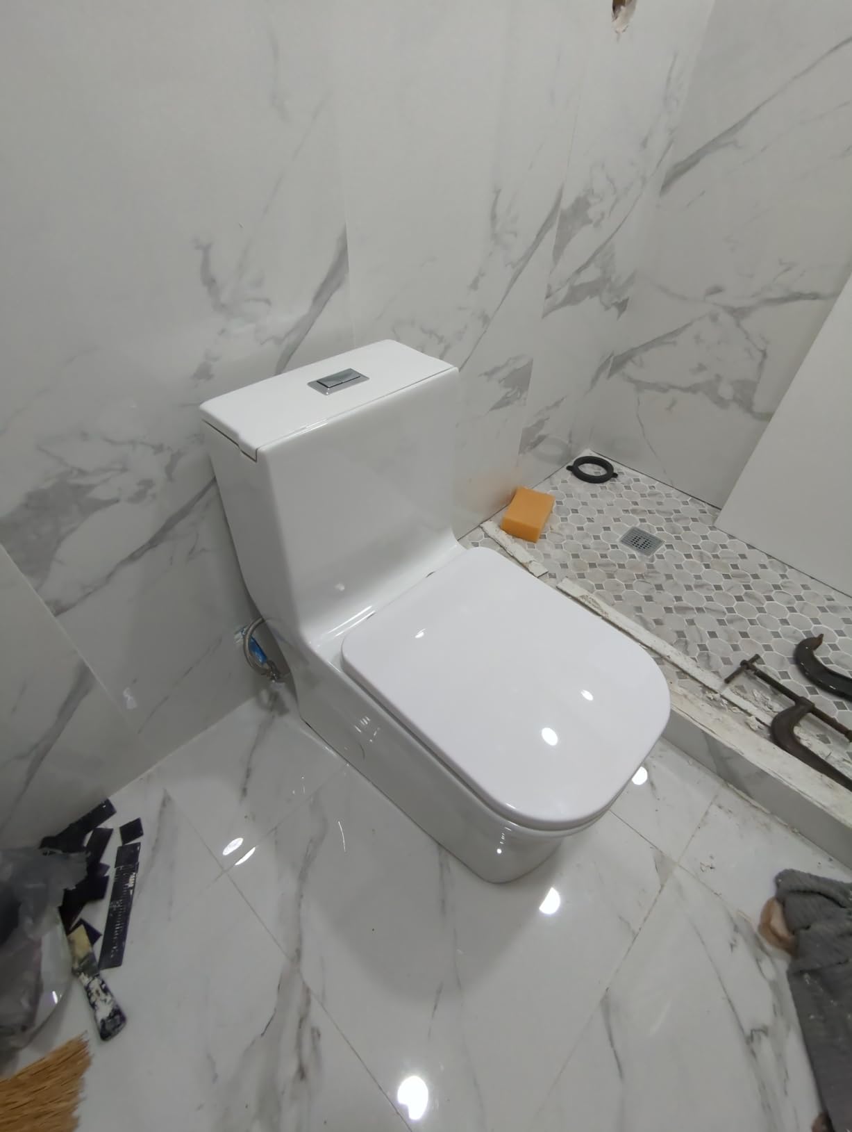 Swiss Madison Well Made Forever SM-1T106 Concorde One Piece Toilet, Glossy White customer photo 2