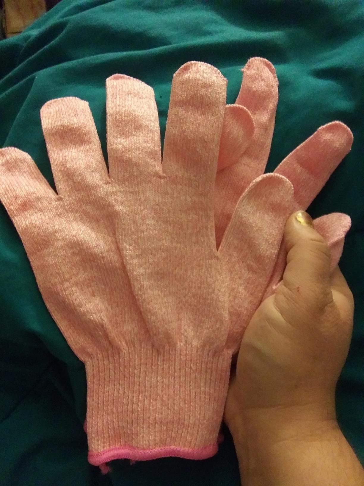 Evridwear Cut Resistant Gloves Food Grade Level 5 Kitchen Safety Protection (Medium, Pink) customer photo 1