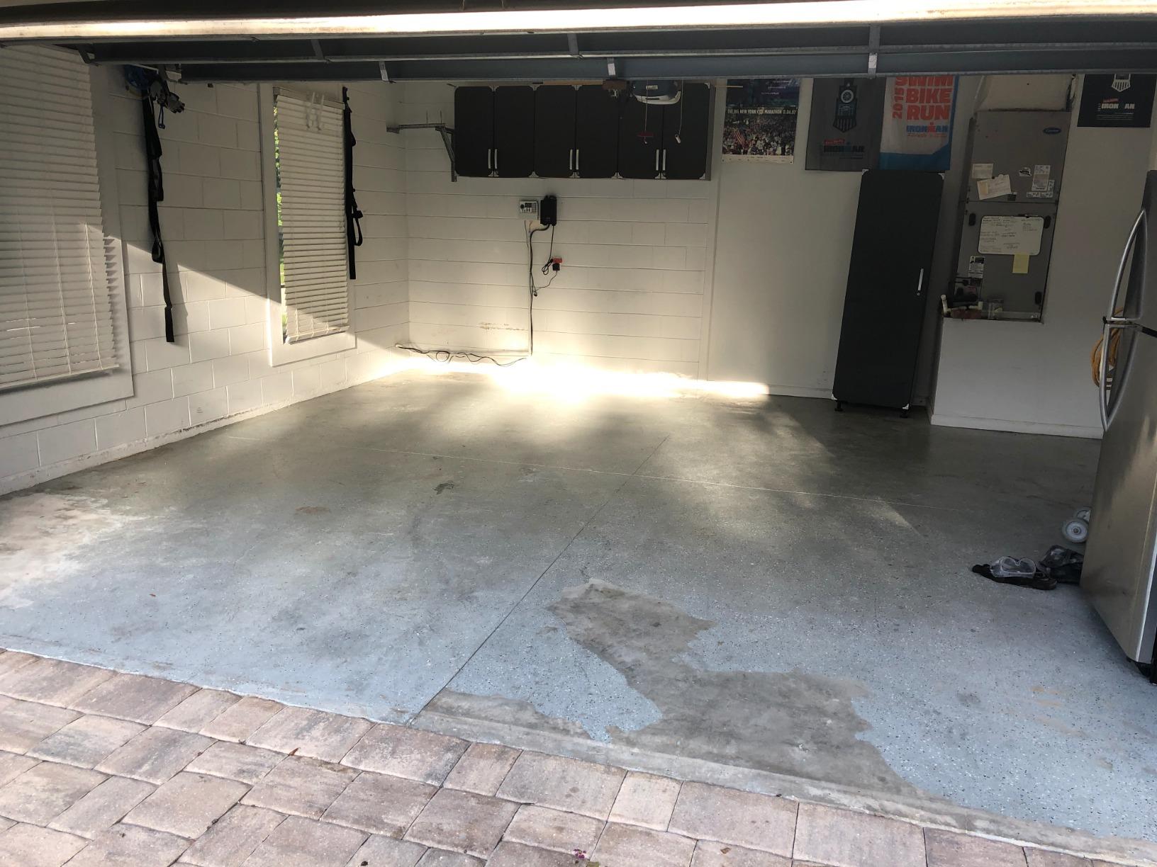 Rust-Oleum RockSolid Polycuramine Gloss Dark Gray Garage Floor Coating customer photo 1