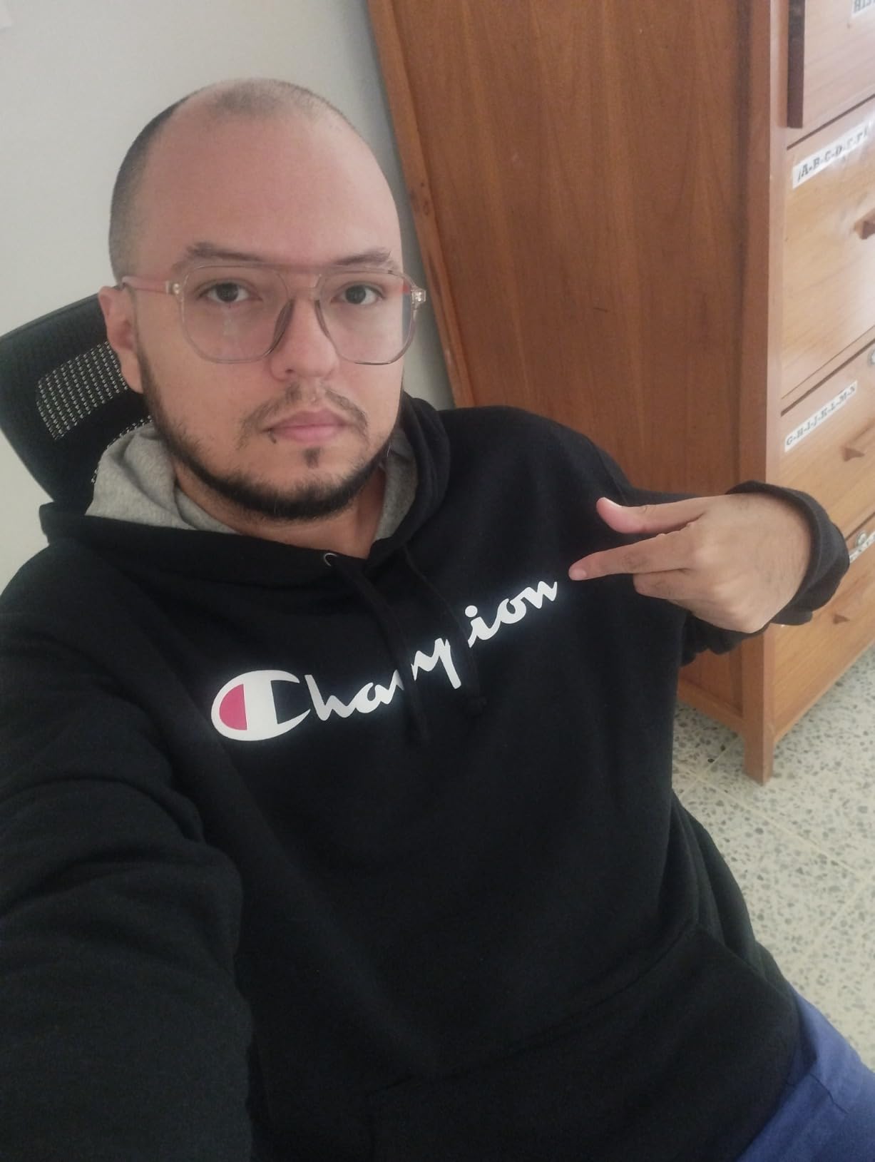 Champion Men's Pullover Graphic Fleece Hoodie, Standard Fit, Midweight Fleece, Classic Script Logo customer photo 2
