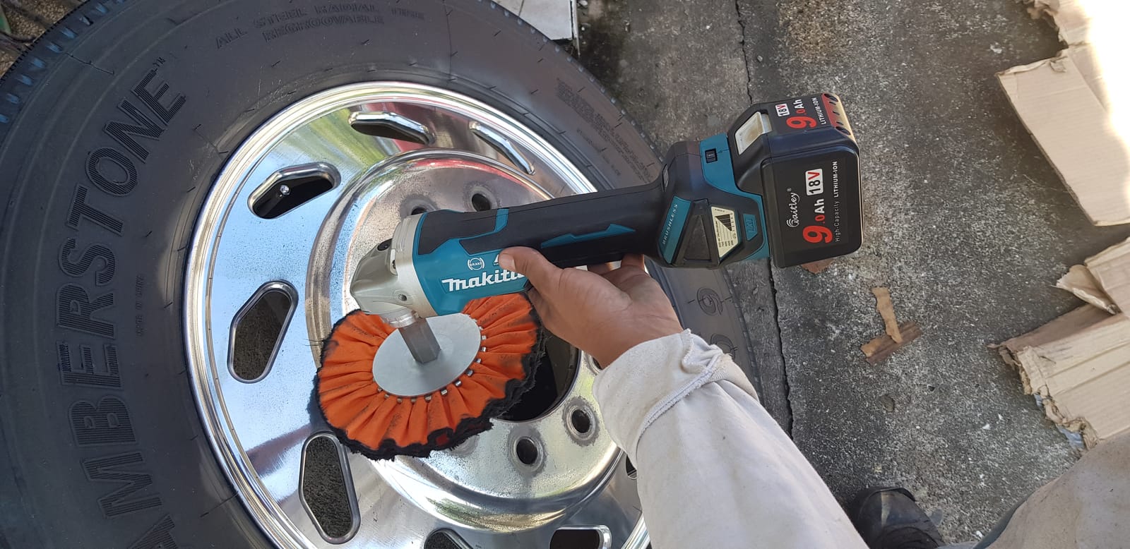 Makita XAG20Z 18V LXT BL 4-1/2”/ 5