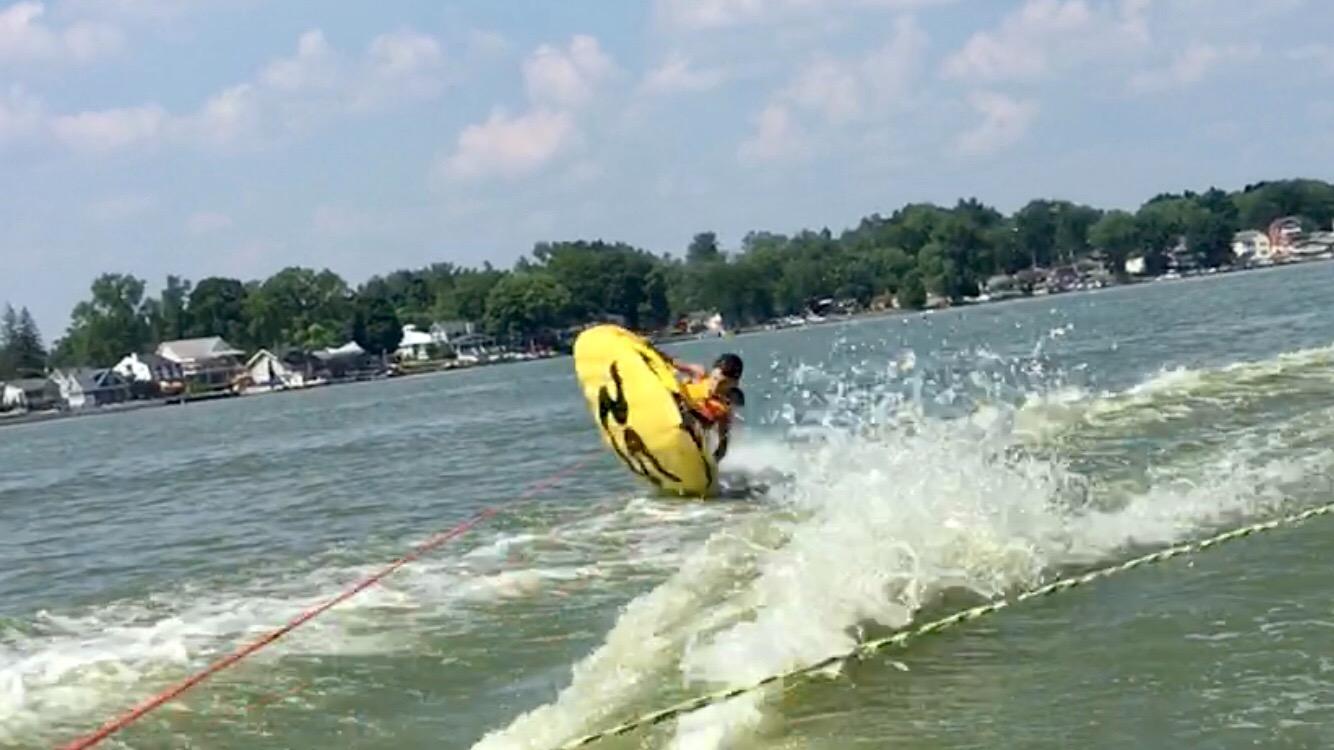 RAVE Sports Razor Inflatable Towable Tube, 1-2 Riders, Unique Skim-Fast Bottom Coating, Nylon Cover, Four Foam-Filled Reinforced Handles, Quick Connect Tow Point, Boat Tubes and Towables customer photo 1