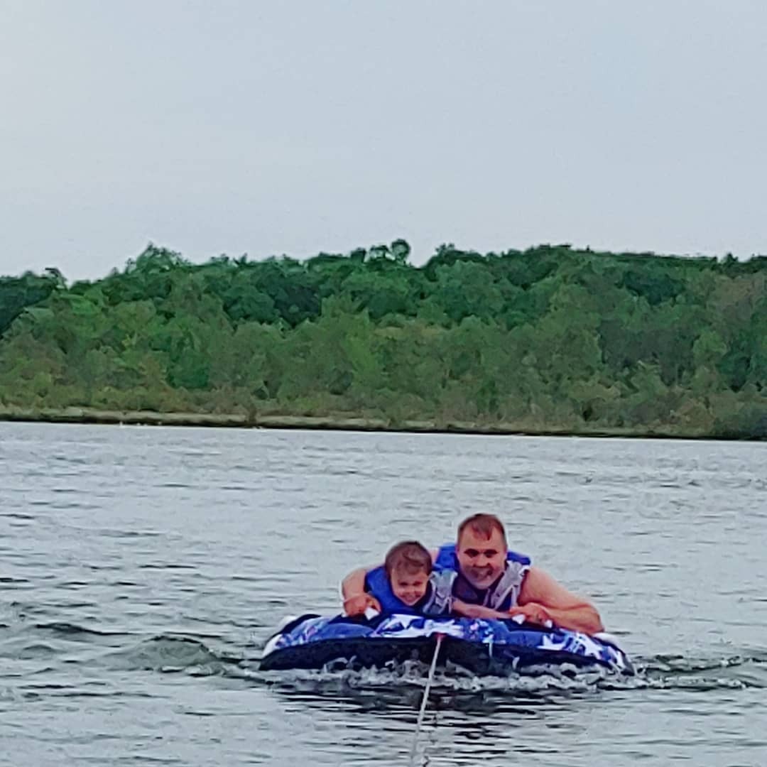 SportsStuff Airhead Stars and Stripes 1 Towable 1 Rider Tube for Boating and Water Sports, Made in the USA, Heavy Duty Full Nylon Cover and Patented Speed Safety Valve for Easy Inflating & Deflating customer photo 1