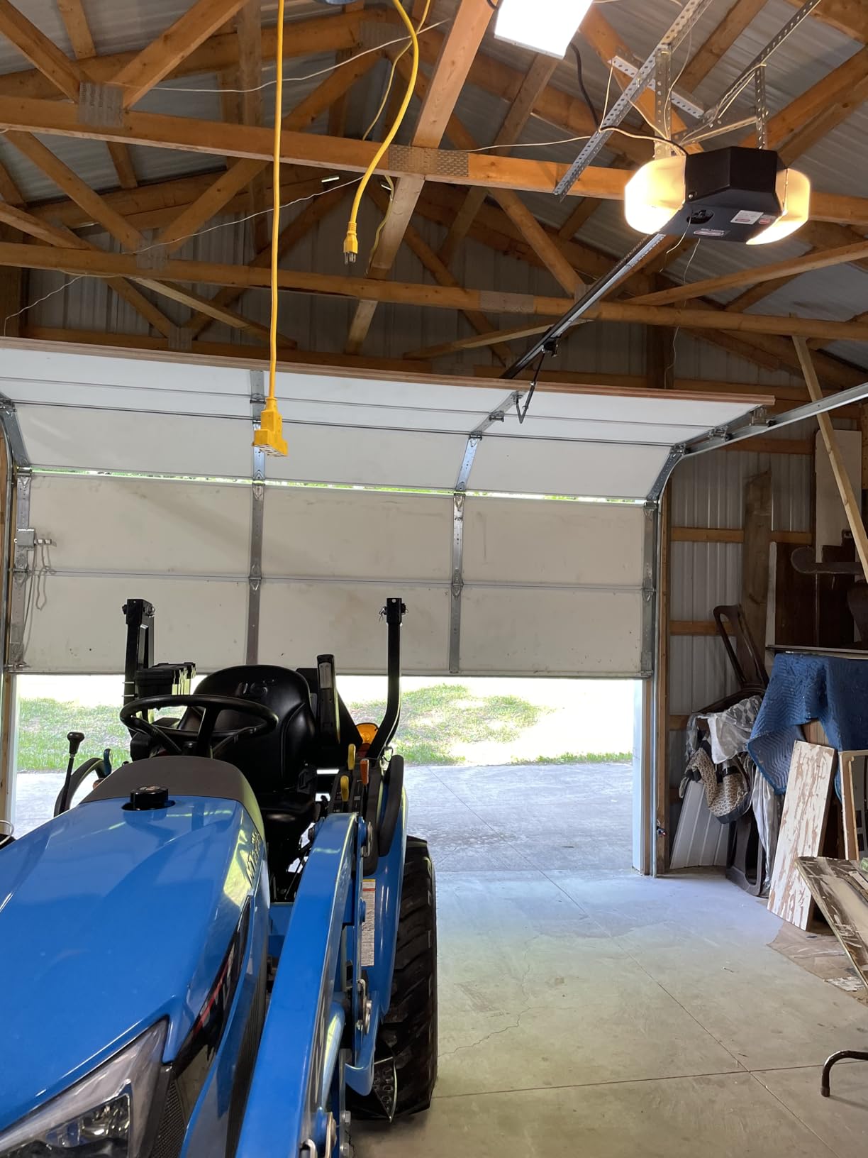 Genie Chain Drive 750 3/4 HPc Garage Door Opener w/Battery Backup - Heavy Duty - Operate your garage door when the primary power is out - Wireless Keypad Included, Model 7035-TKV,BLACK customer photo 2