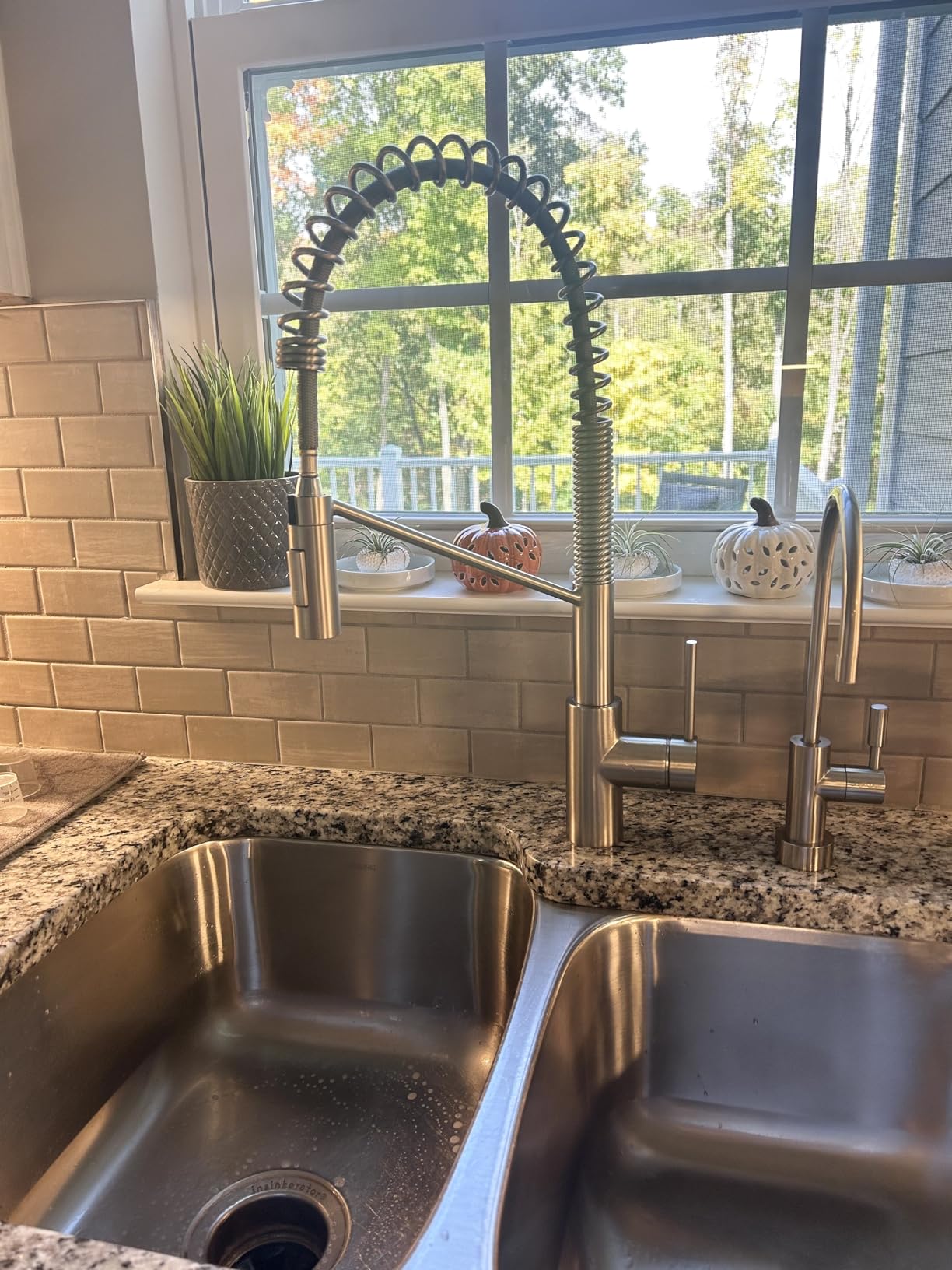 KRAUS Oletto Commercial Style Single Handle Pull Down Kitchen Faucet with QuickDock Top Mount Installation Assembly in Spot Free Stainless Steel, KPF-2631SFS customer photo 2