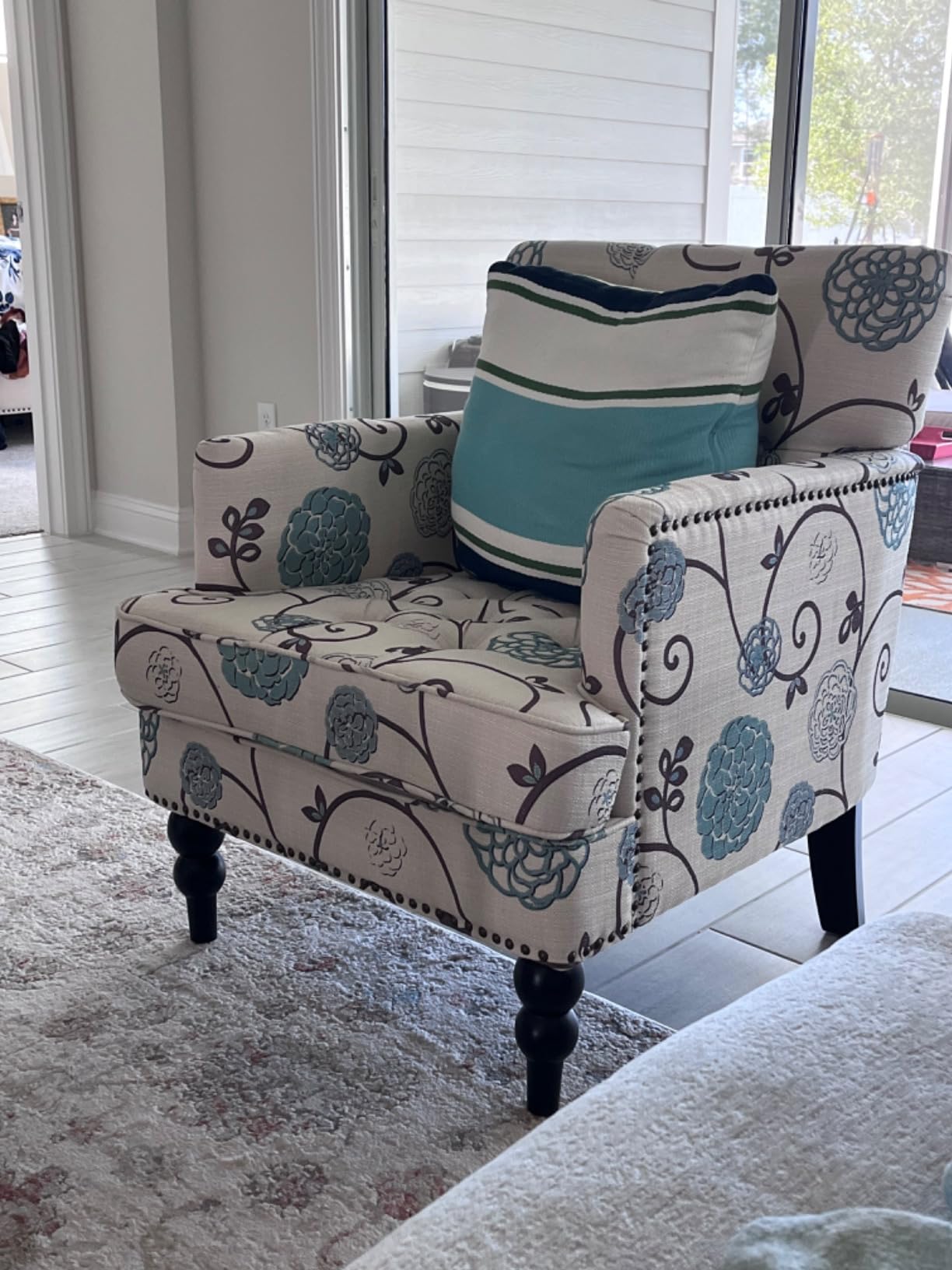 Christopher Knight Home Harrison Fabric Tufted Club Chair, White / Blue (29.5
