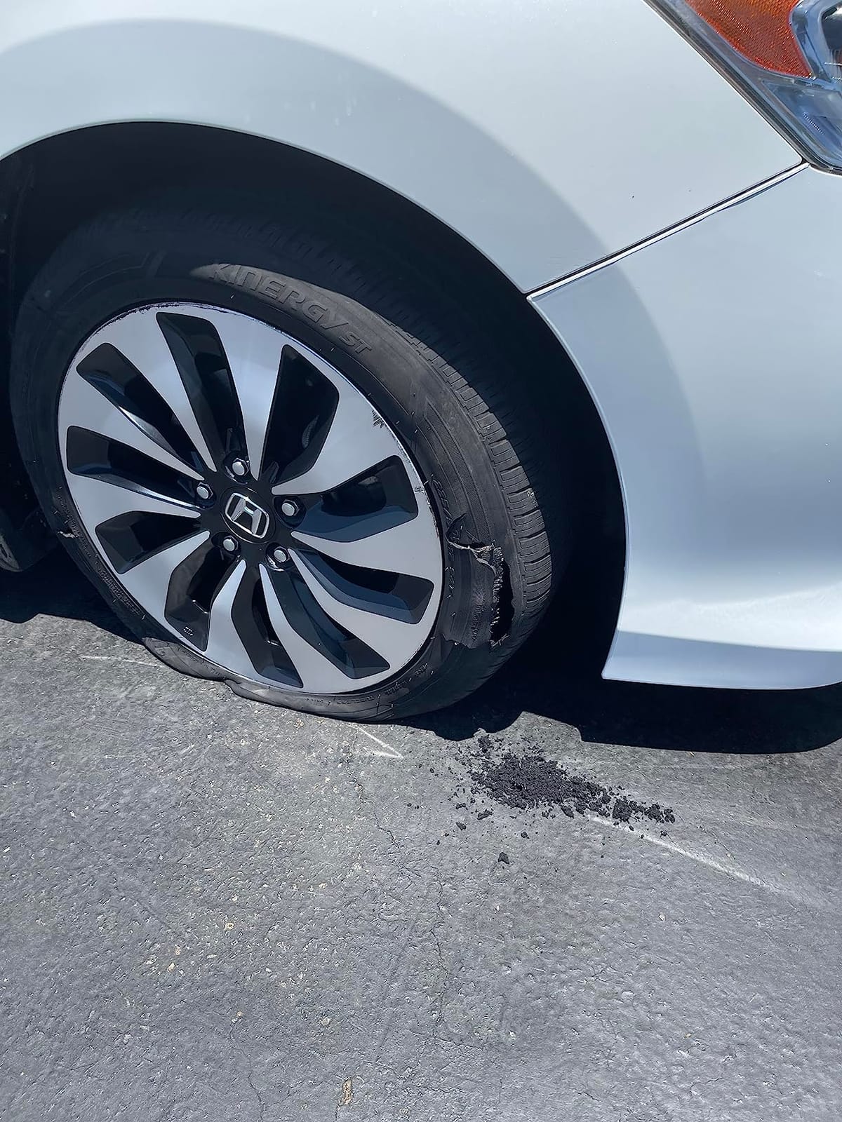 Hankook H735 KINERGY ST Touring Radial Tire - 195/65R15 91T customer photo 1