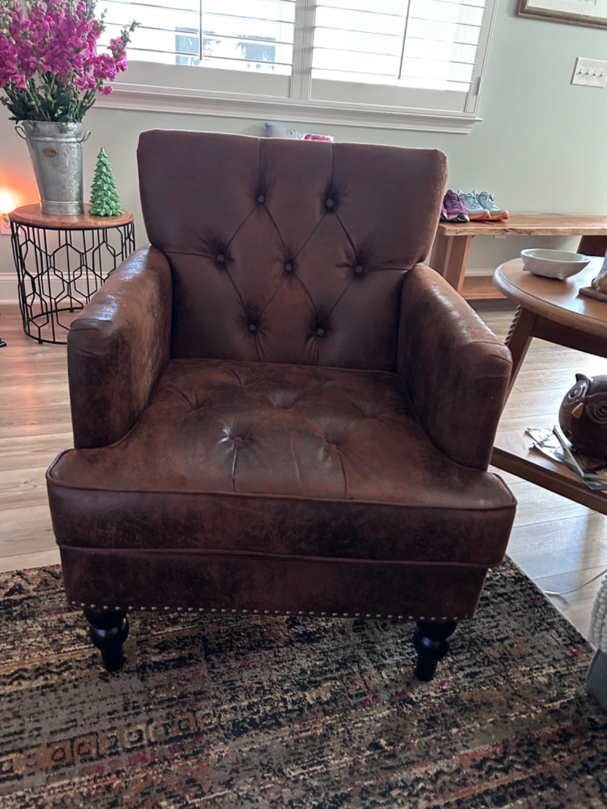Christopher Knight Home Malone Tufted Club Chair, Brown 28D x 29.5W x 33.5H Inch customer photo 1