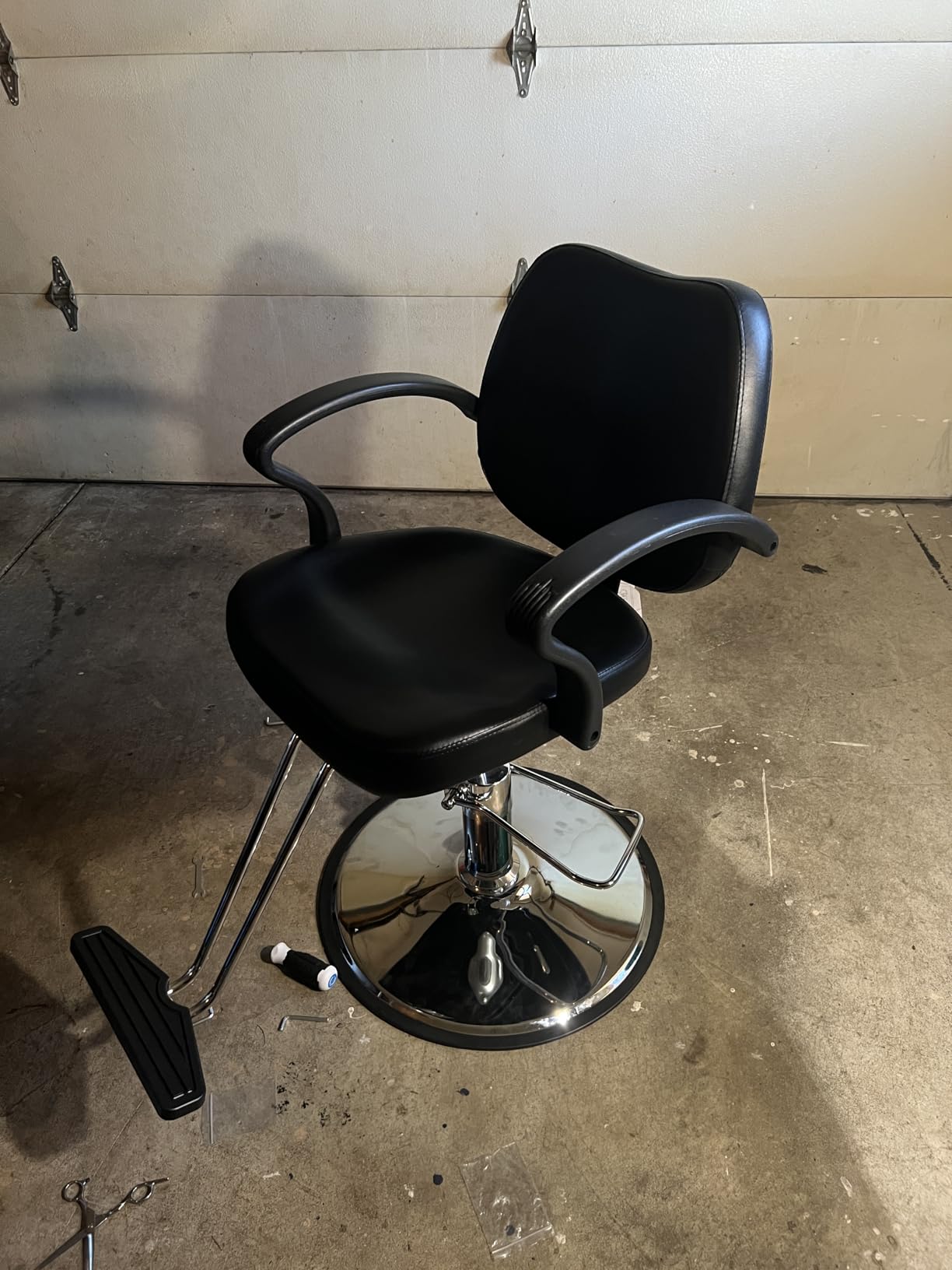 Classic Hydraulic Barber Chair Styling Chair Salon Beauty Spa Equipment … customer photo 2