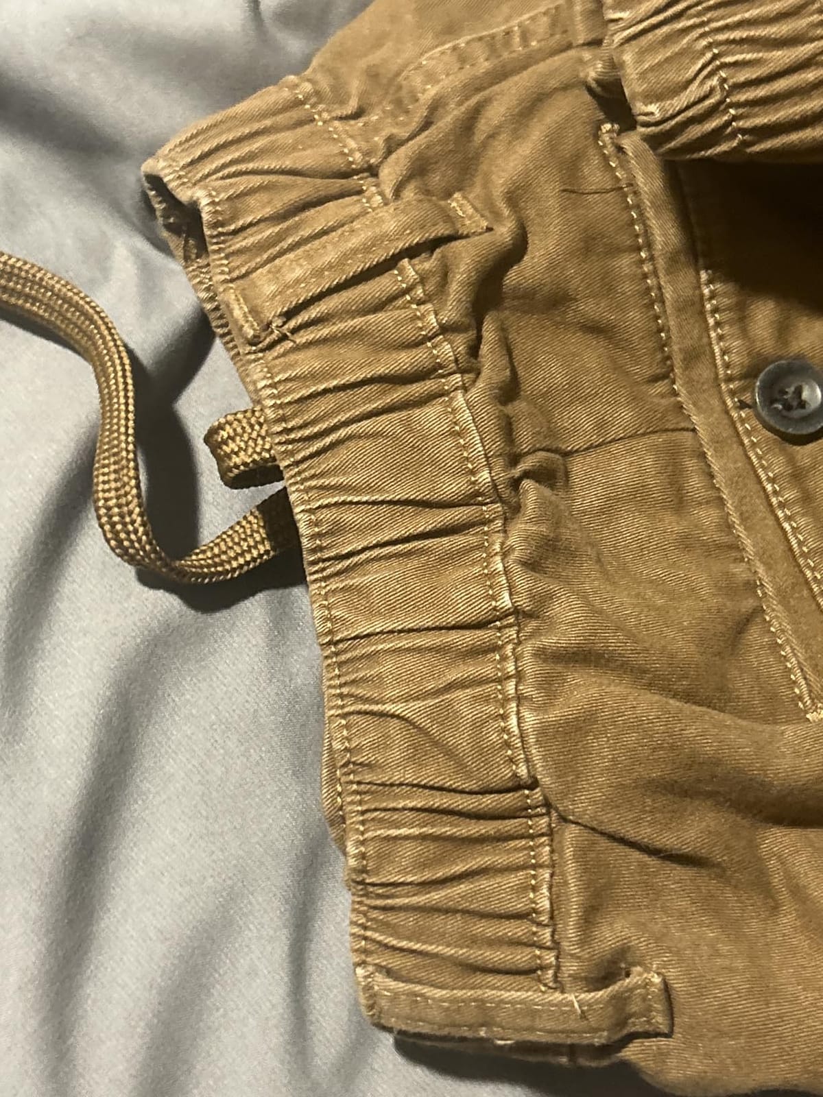 Amazon Essentials Men's Straight-Fit Chino Jogger Pants with Elastic Waist and Pockets customer photo 2