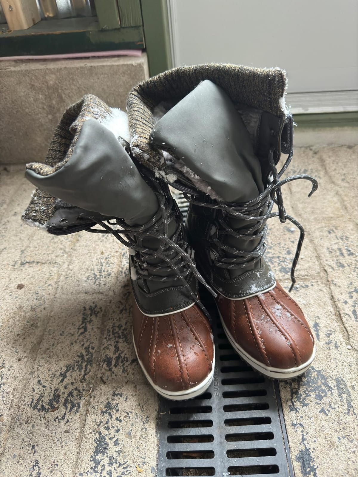 DREAM PAIRS Women's Waterproof Winter Snow Boots customer photo 2