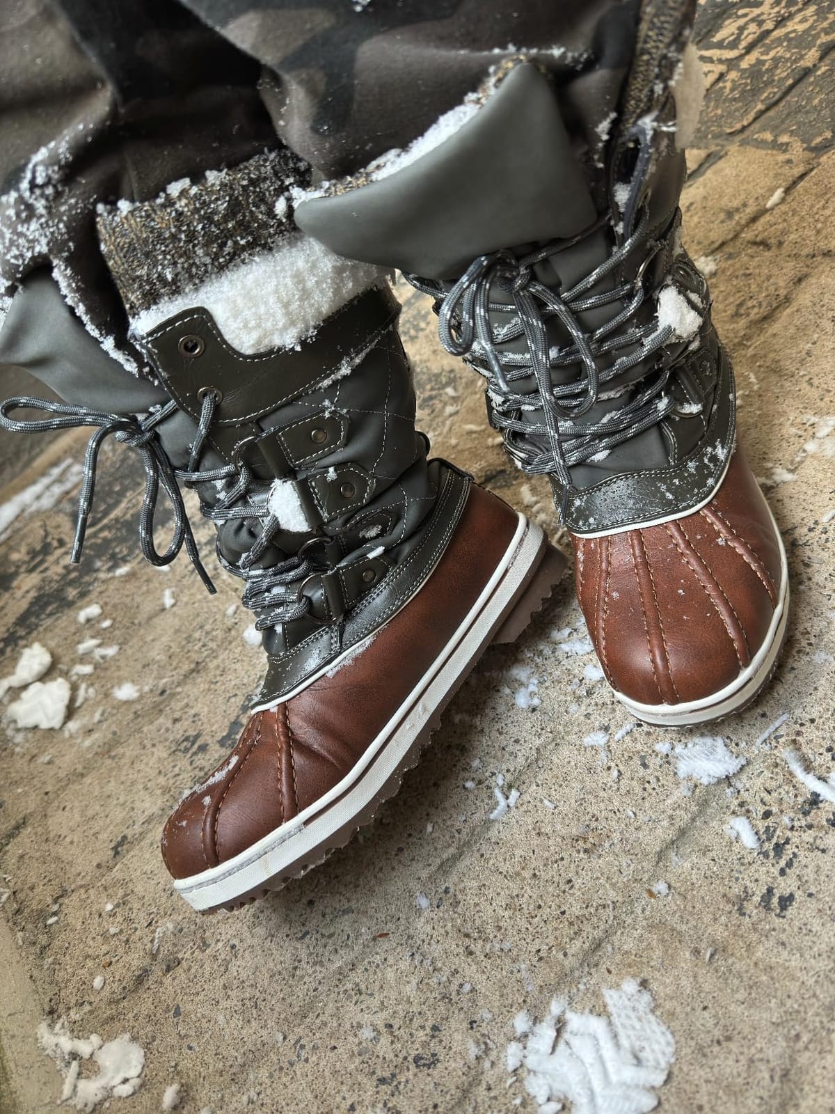 DREAM PAIRS Women's Waterproof Winter Snow Boots customer photo 1