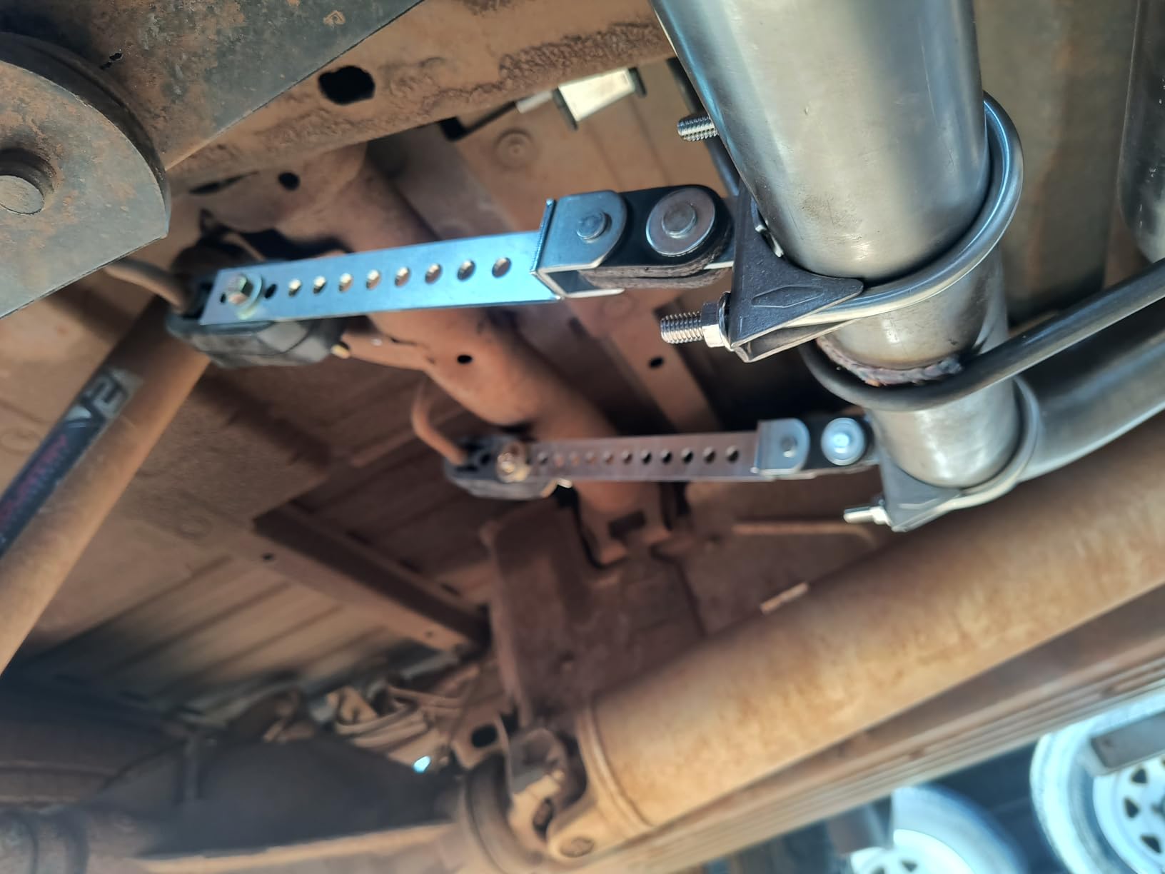 Flowmaster 717787 FlowFX Cat-Back Exhaust Kit Dual 2.5 Inch Stainless Steel 4 Inch Black Ceramic Tips Compatible with 2014-2019 Classic Body Chevy Silverado GMC Sierra 1500 Crew Double Cab 4.3L 5.3L customer photo 1