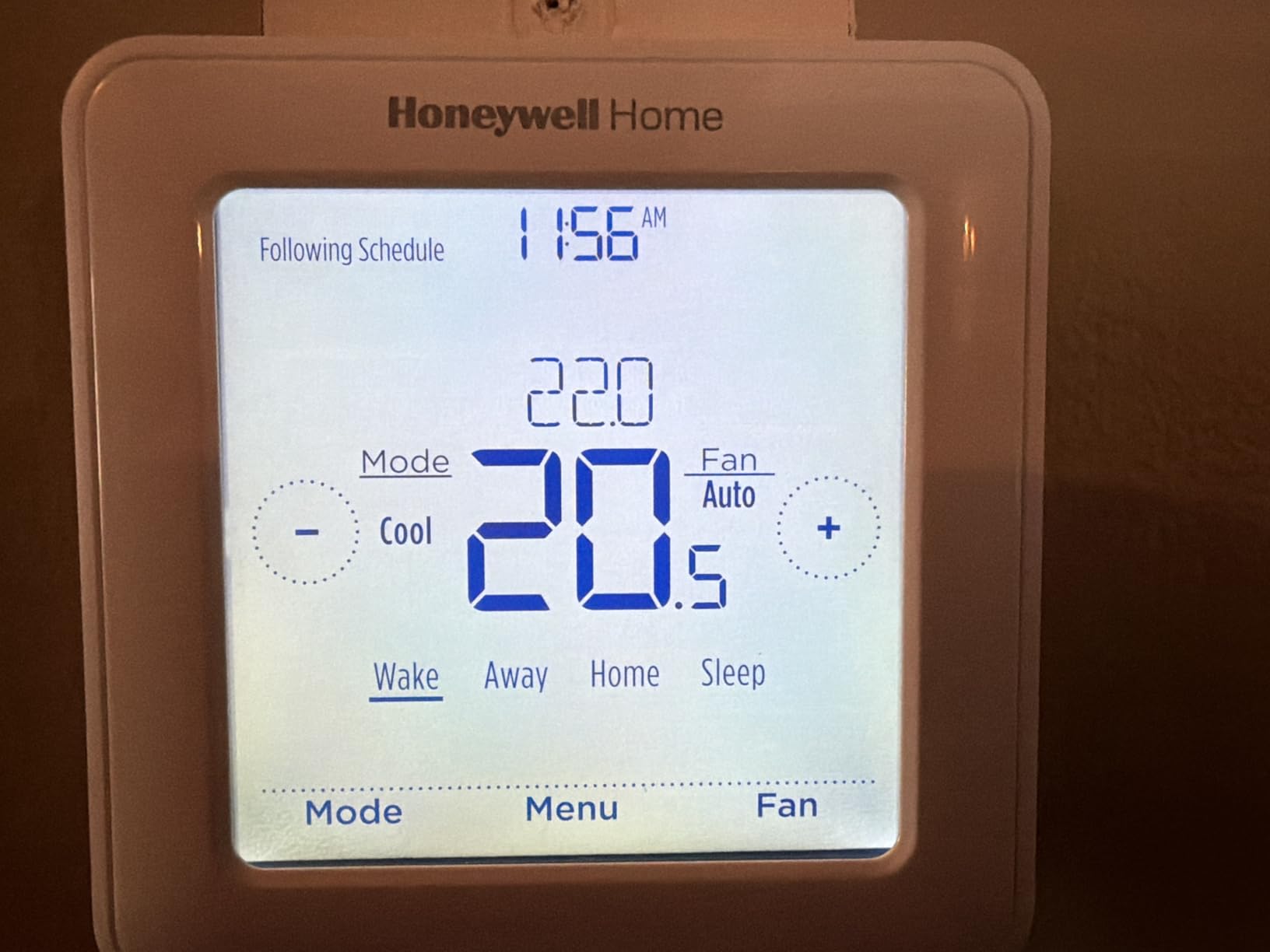 Honeywell Home 7 Day Programmable Touchscreen Thermostat customer photo 1