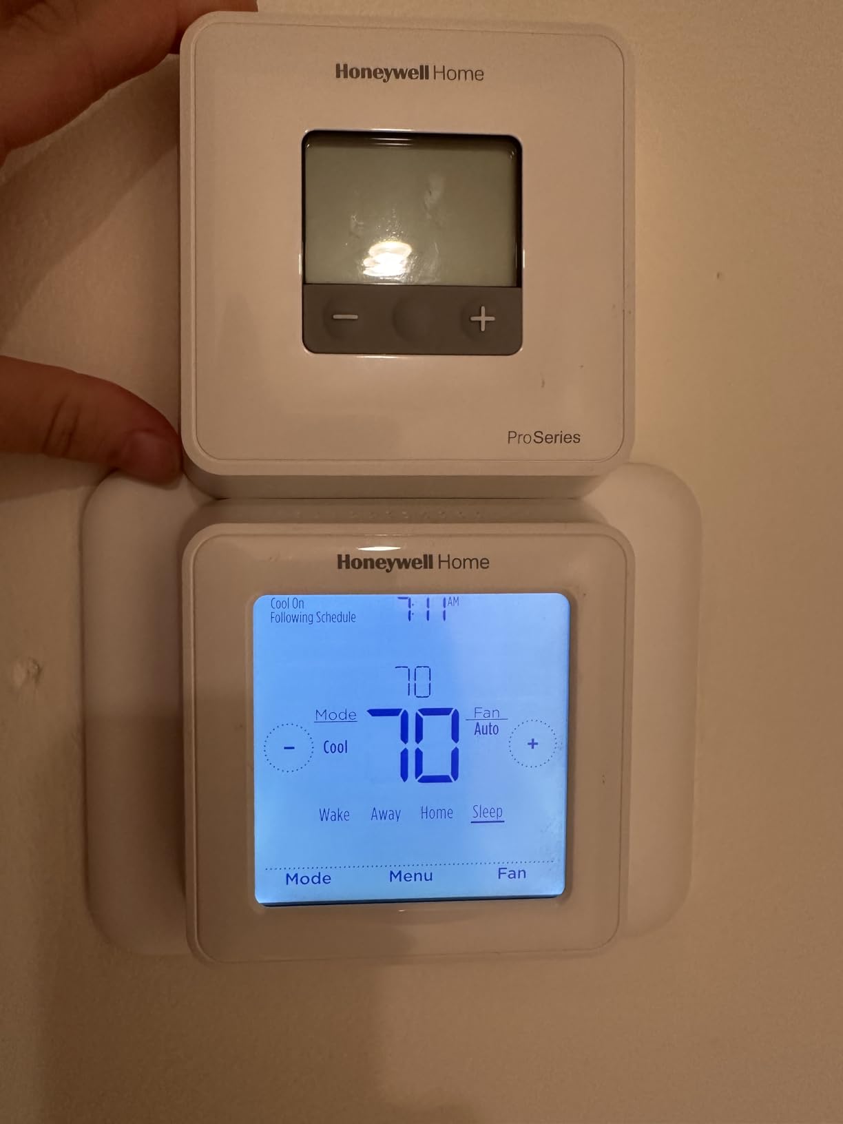 Honeywell Home 7 Day Programmable Touchscreen Thermostat customer photo 2