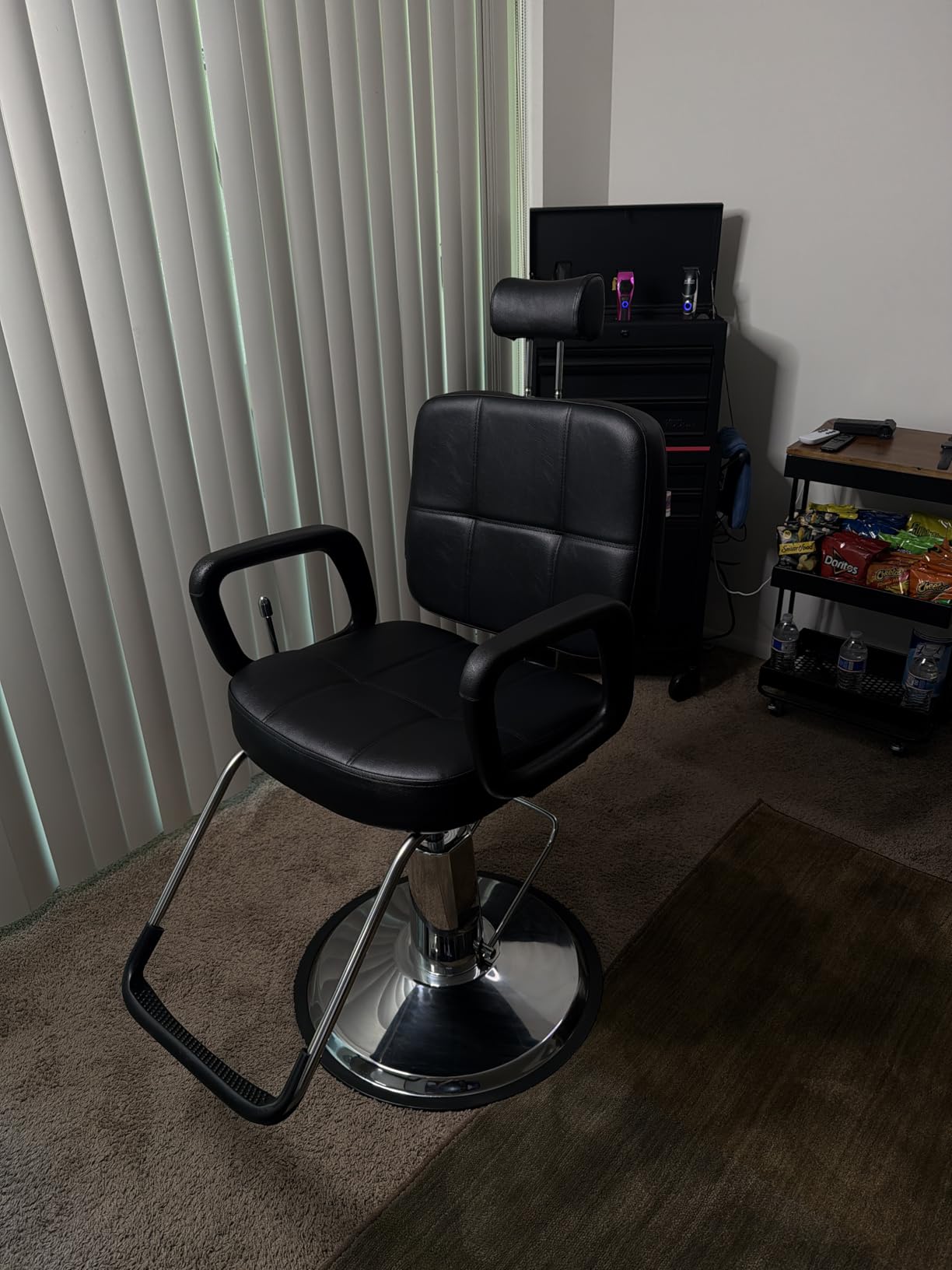 Hydraulic Reclining Barber Chair For Hair Stylist, Tattoo & Salon customer photo 2
