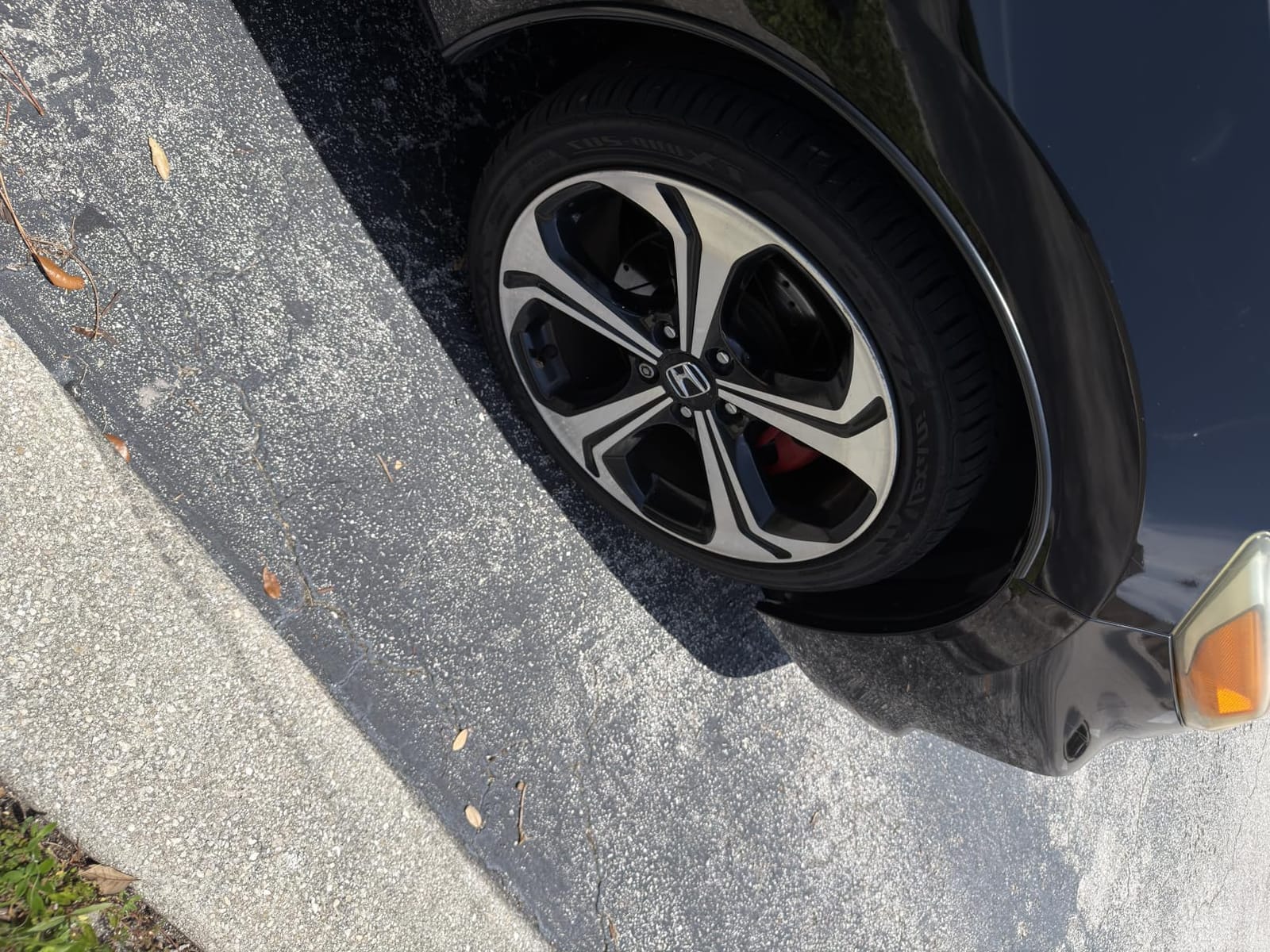 Lexani LXUHP-207 225/40ZR18 92W XL customer photo 1