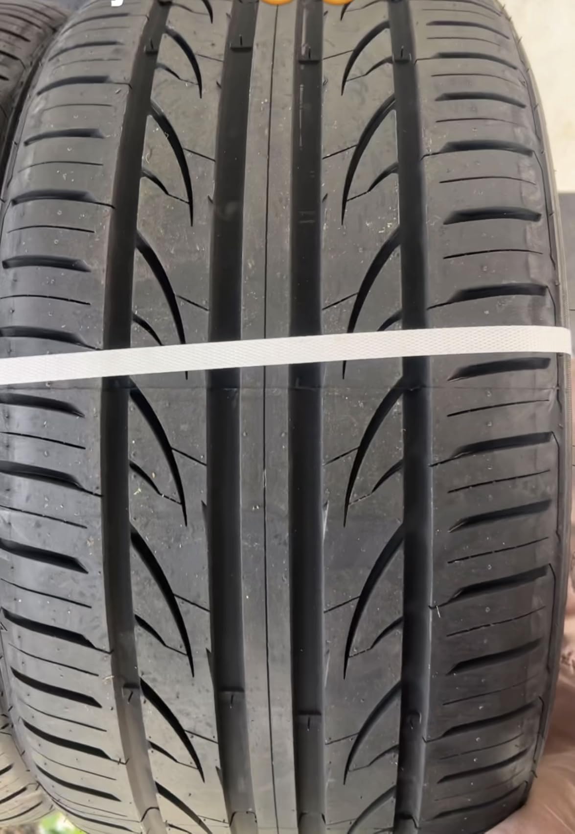 Lexani LXUHP-207 225/40ZR18 92W XL customer photo 2