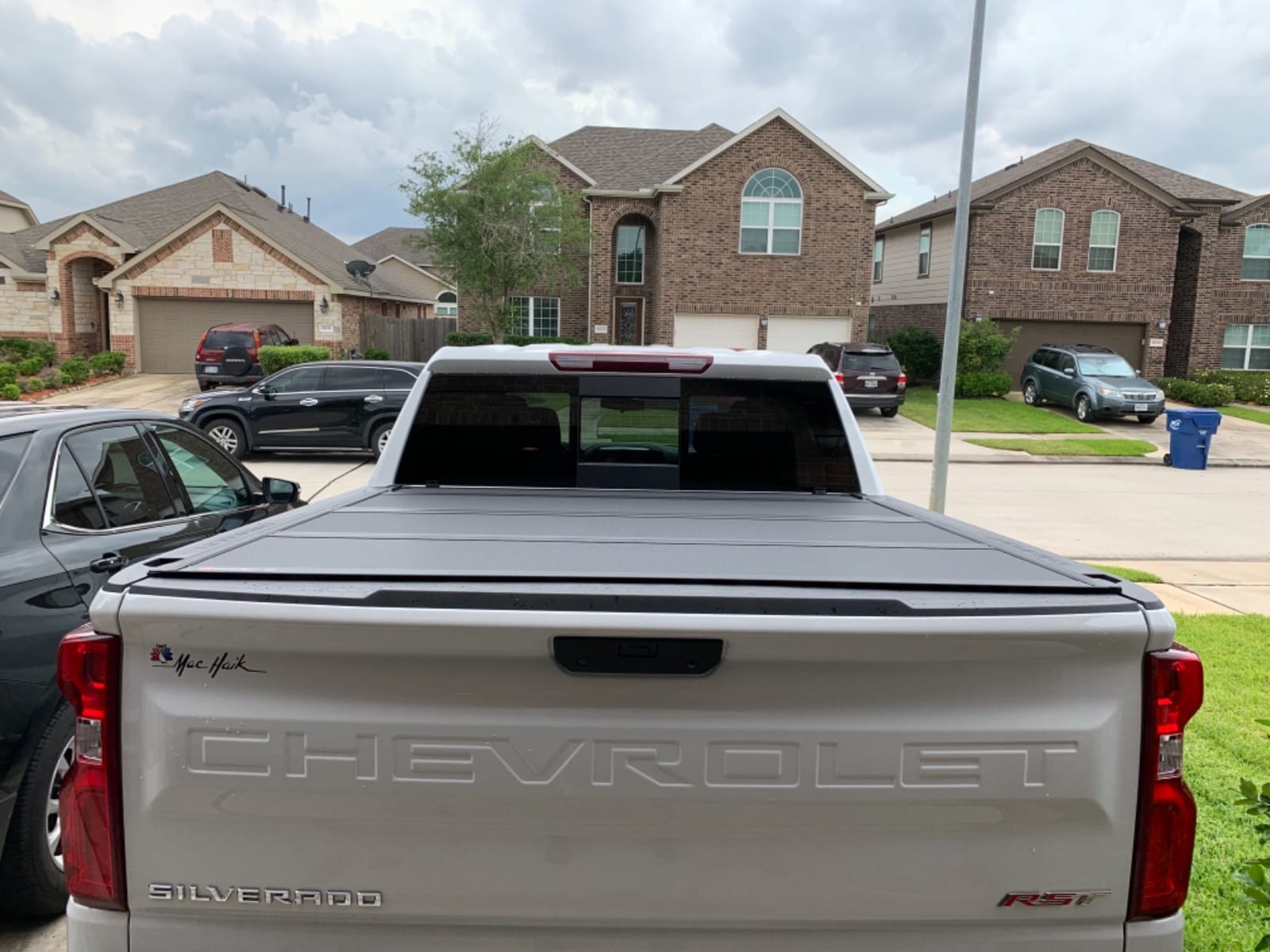 RealTruck BAK BAKFlip MX4 Hard Folding Truck Bed Tonneau Cover | 448130 | Fits 2019-2026 Chevy/GMC Silverado/Sierra, w/MultiPro/Flex Tailgate (Will not fit Carbon Pro Bed) 5' 10