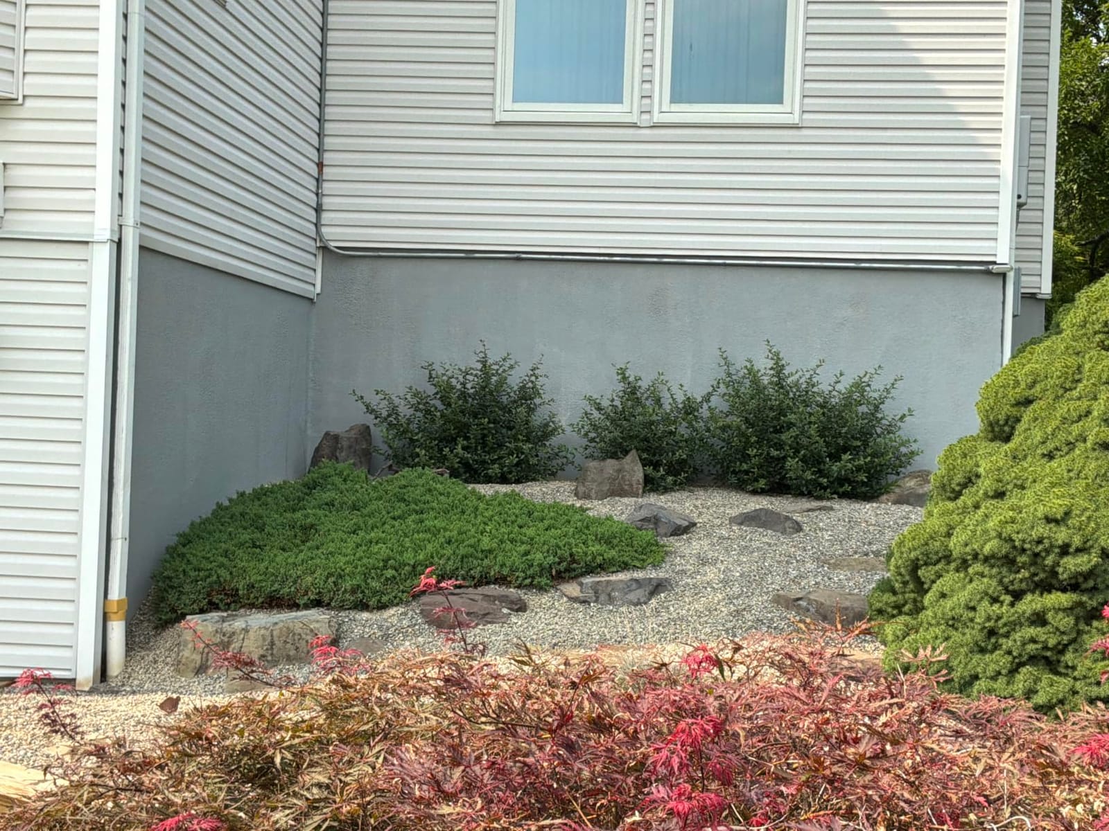 KILZ Self-Priming Masonry, Stucco and Brick Paint, Interior/Exterior, Flat, White, 1 Gallon customer photo 2