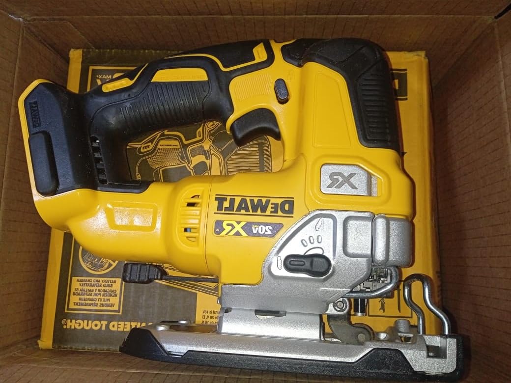 DEWALT 20V MAX XR Jig Saw, 3,200 Blade Speed, Cordless, Brushless Motor, LED Light, Bare Tool Only (DCS334B) customer photo 1