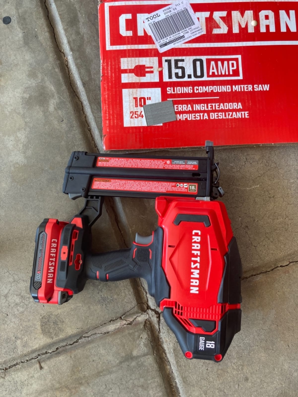CRAFTSMAN V20 Cordless Brad Nailer, 18 Gauge Nail Gun, with Battery and Charger (CMCN618C1) customer photo 1