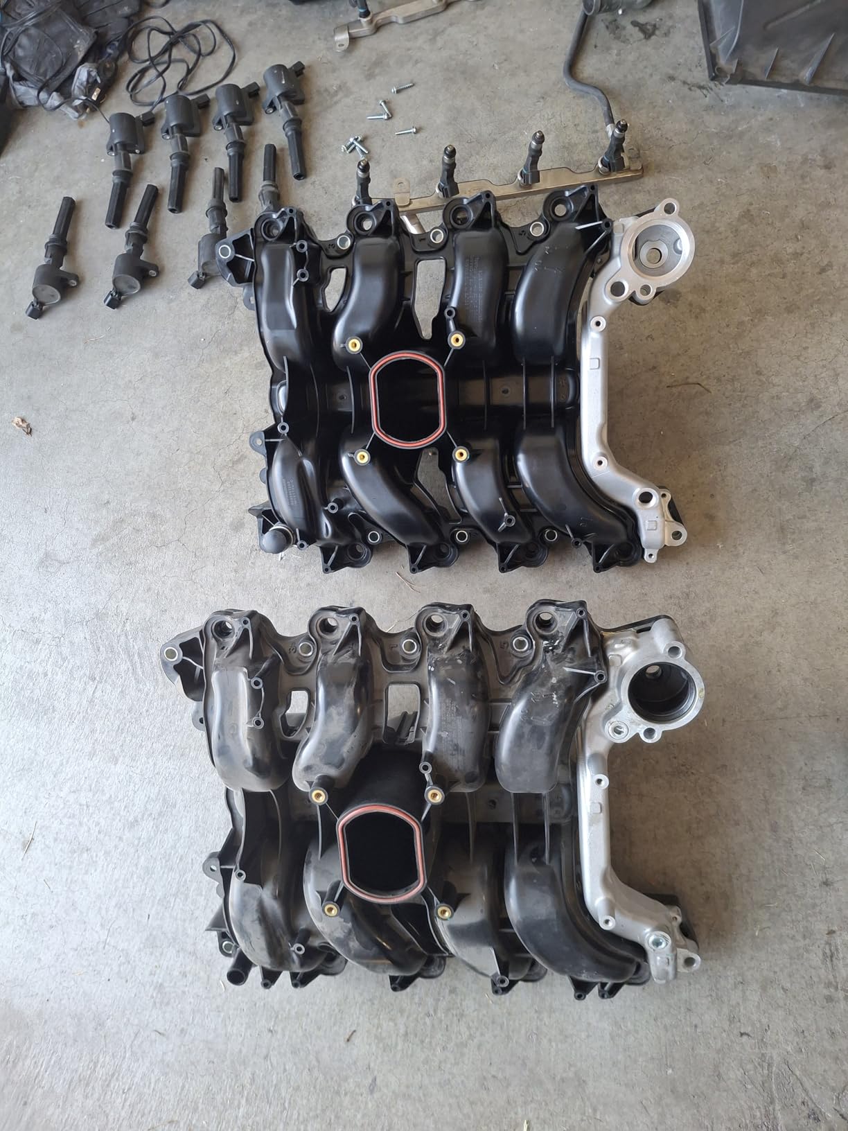 A-Premium Upper Engine Intake Manifold Compatible with Ford, Lincoln customer photo 2