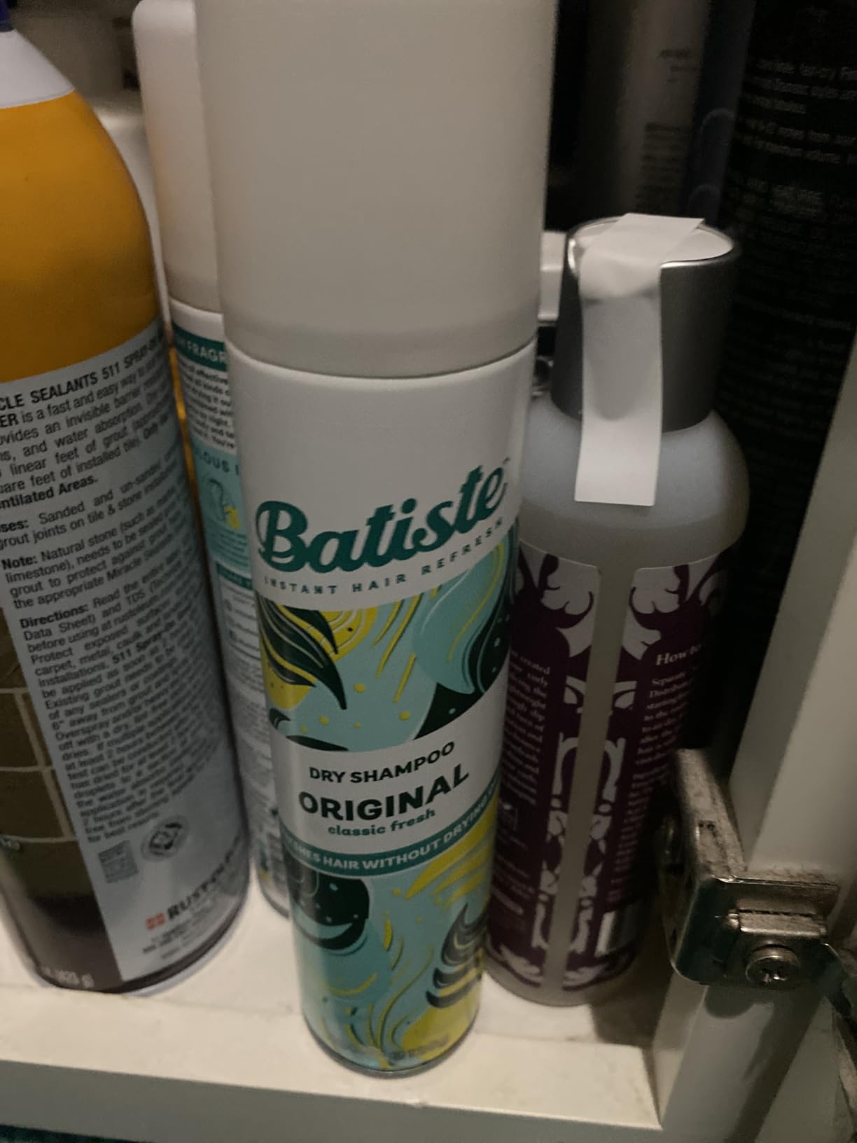 Batiste Original Dry Shampoo, 6.76 OZ / 200ml , Powder, Oily Hair, Oil Control, Citrusy Scent customer photo 1