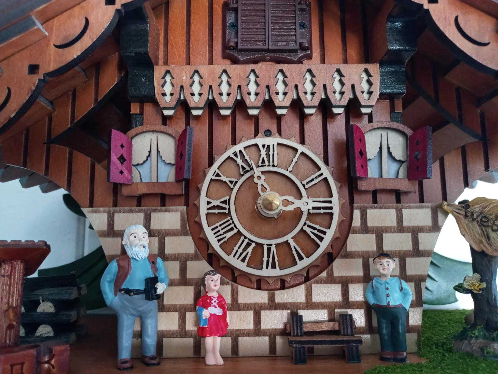 Kintrot Cuckoo Clock for Wall: A Happy Family with a Cute Puppy customer photo 2