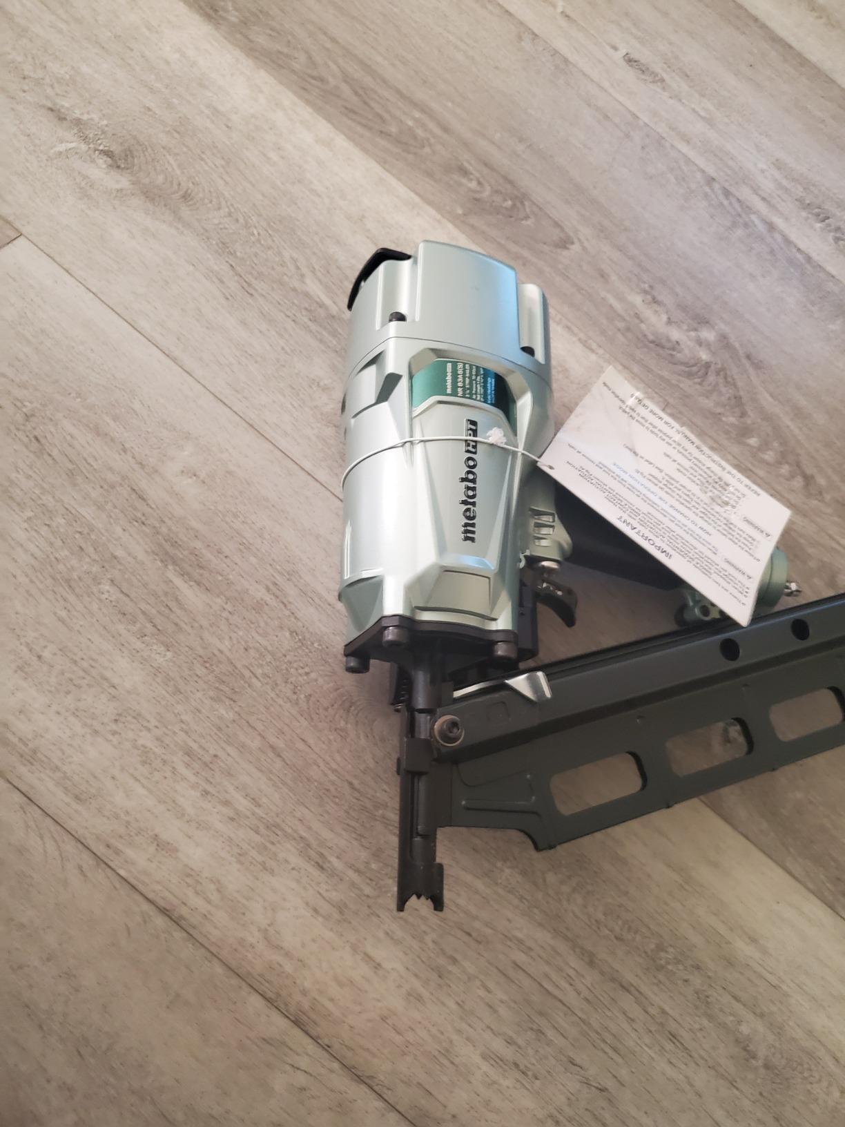 Metabo HPT Framing Nailer, Pro-Preferred Pneumatic Power Nailer & Framing Tool for Flooring, Roof Decking, Selectable Trigger & Rafter Hook, 21° 2