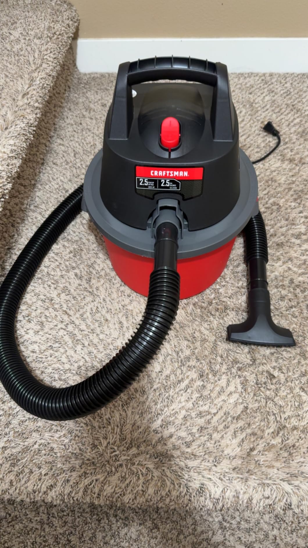 CRAFTSMAN CMXEVBE17250 2.5 Gallon 2.5 Peak HP Wet Dry Shop Vacuum customer photo 1