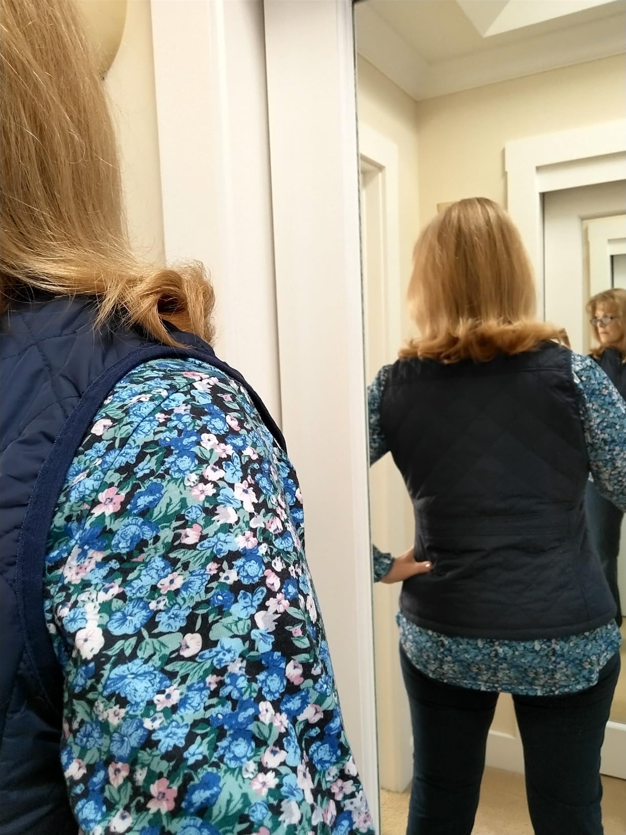 Argstar Women's Vest, Quilted Lightweight Zip Pockets Padded Gilet (XS-3XL) customer photo 1