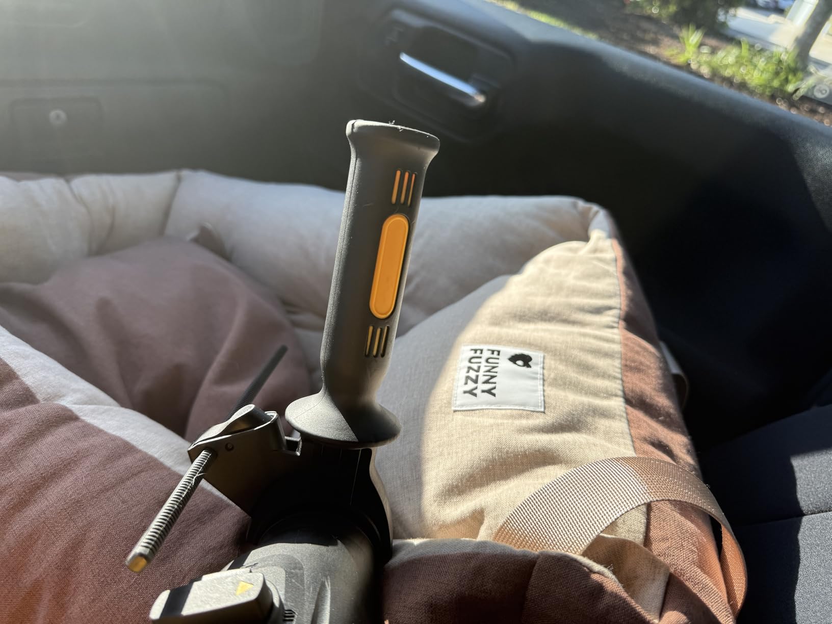 DEWALT 20V MAX Rotary Hammer, SDS Plus, 1-1/8-Inch, Tool Only (DCH263B) customer photo 2