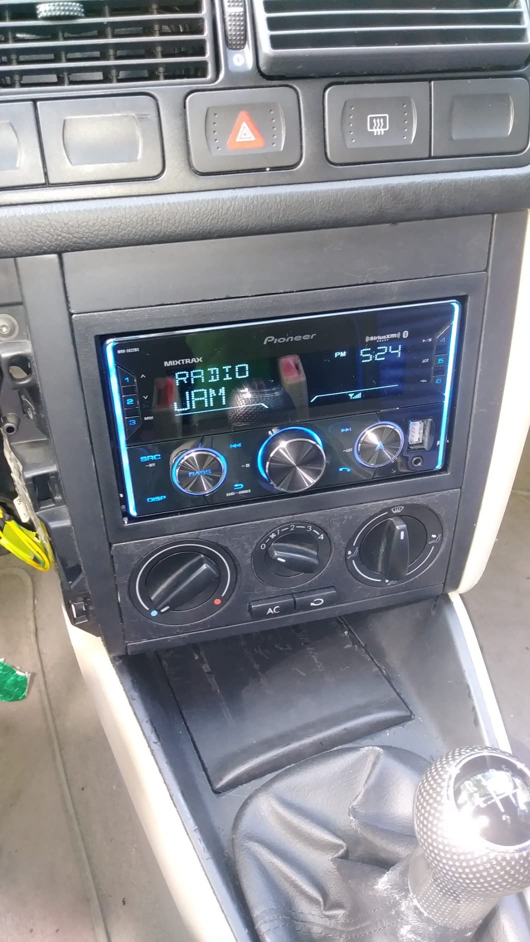 Pioneer MVH-S622BS Double Din Car Stereo with Bluetooth, USB customer photo 2