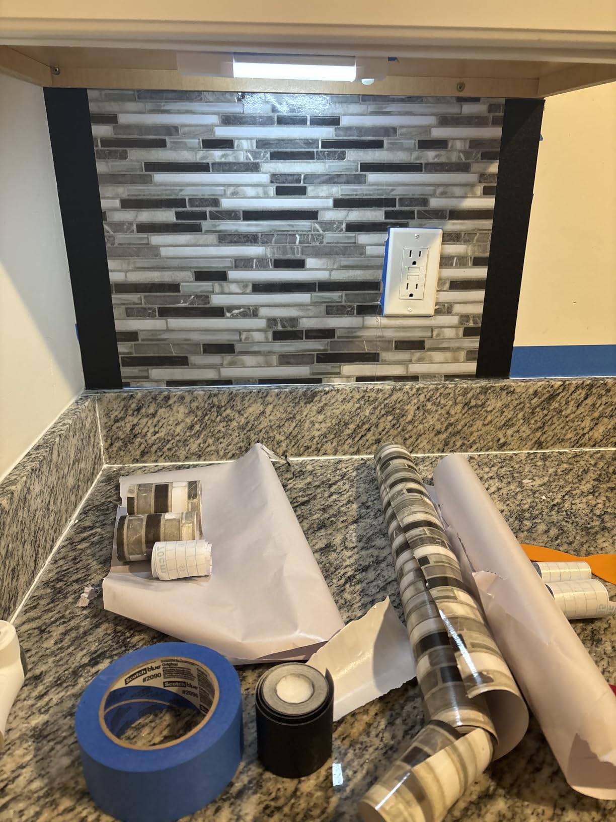 Livebor Kitchen Wallpaper Peel and Stick for Bathroom 11.8inch x 78.7inch customer photo 2