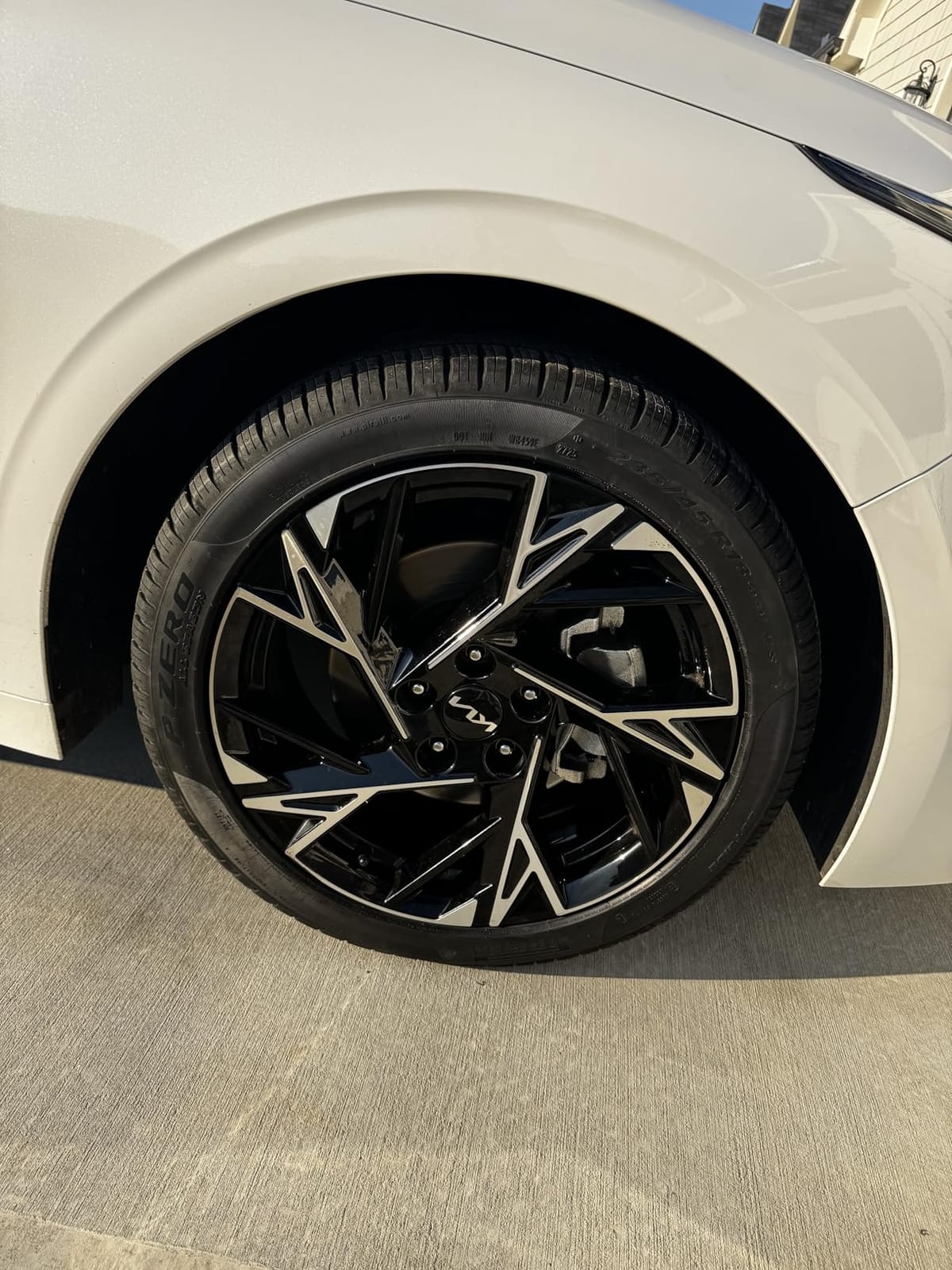 Pirelli P Zero All Season 235/45R18 94V customer photo 2