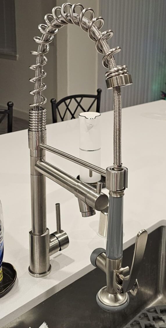 Fapully Black Kitchen Faucet,Commercial Pull Down Kitchen Sink Faucet customer photo 2