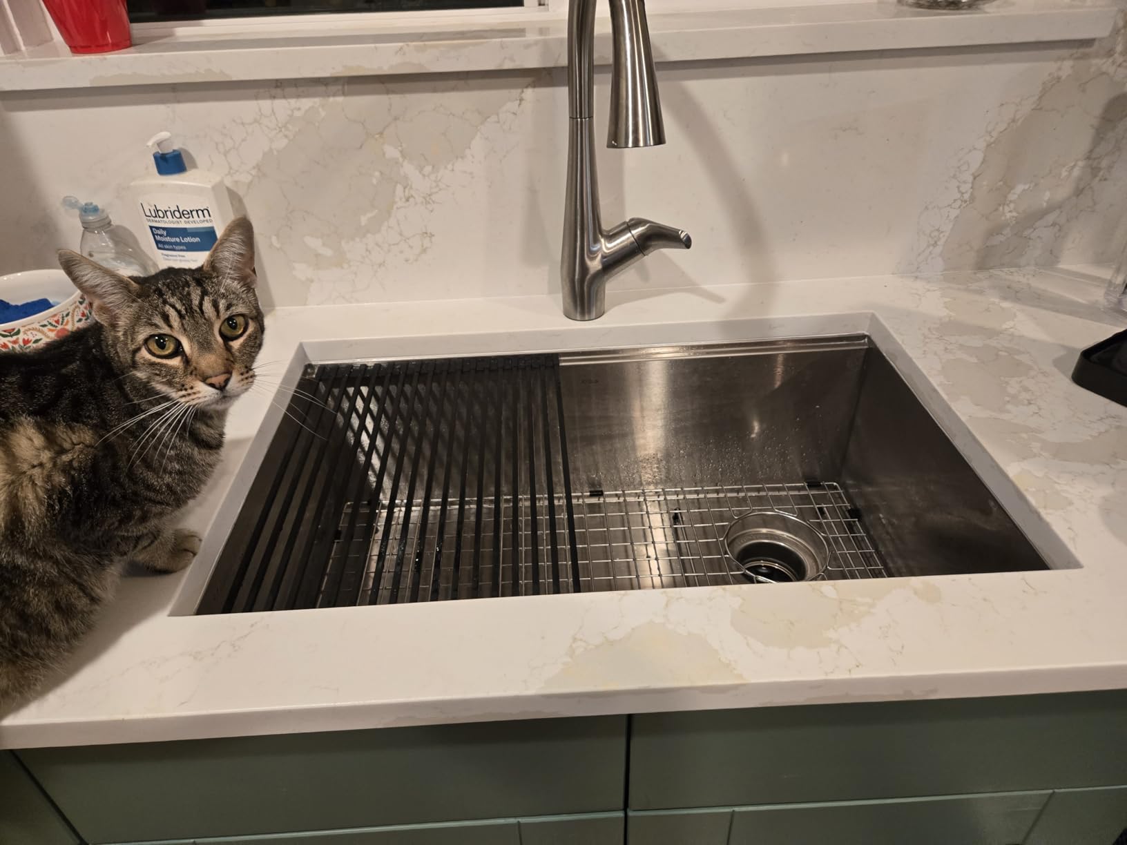 KRAUS Stainless Steel 17 in 16 Gauge Undermount Bar Sink KWU111-17 | 16-gauge TRU16 steel, compact bar design, integrated ledge, cutting board/sink cover included, NoiseDefend soundproofing customer photo 2