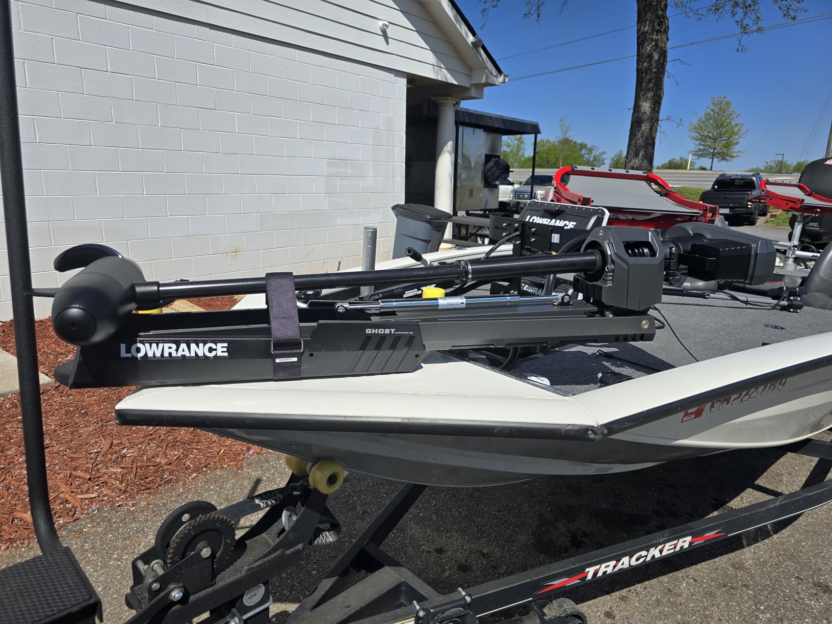 Lowrance Ghost - Freshwater Trolling Motor, Ultra Quiet, Bow Mount, 97/120 lbs Thrust with Configurable Foot Pedal customer photo 1
